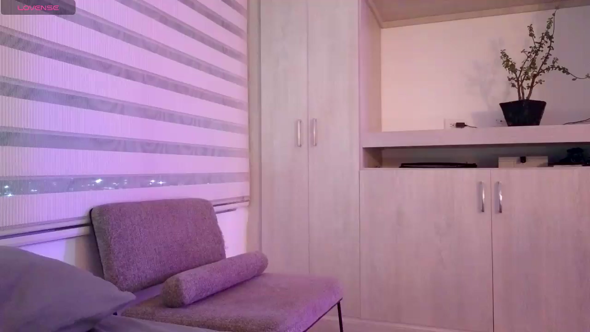 Gallery image thumbnail from SinyMoore's myfreecams stream on, 05/06/2026, 02:07 image 19 of 20