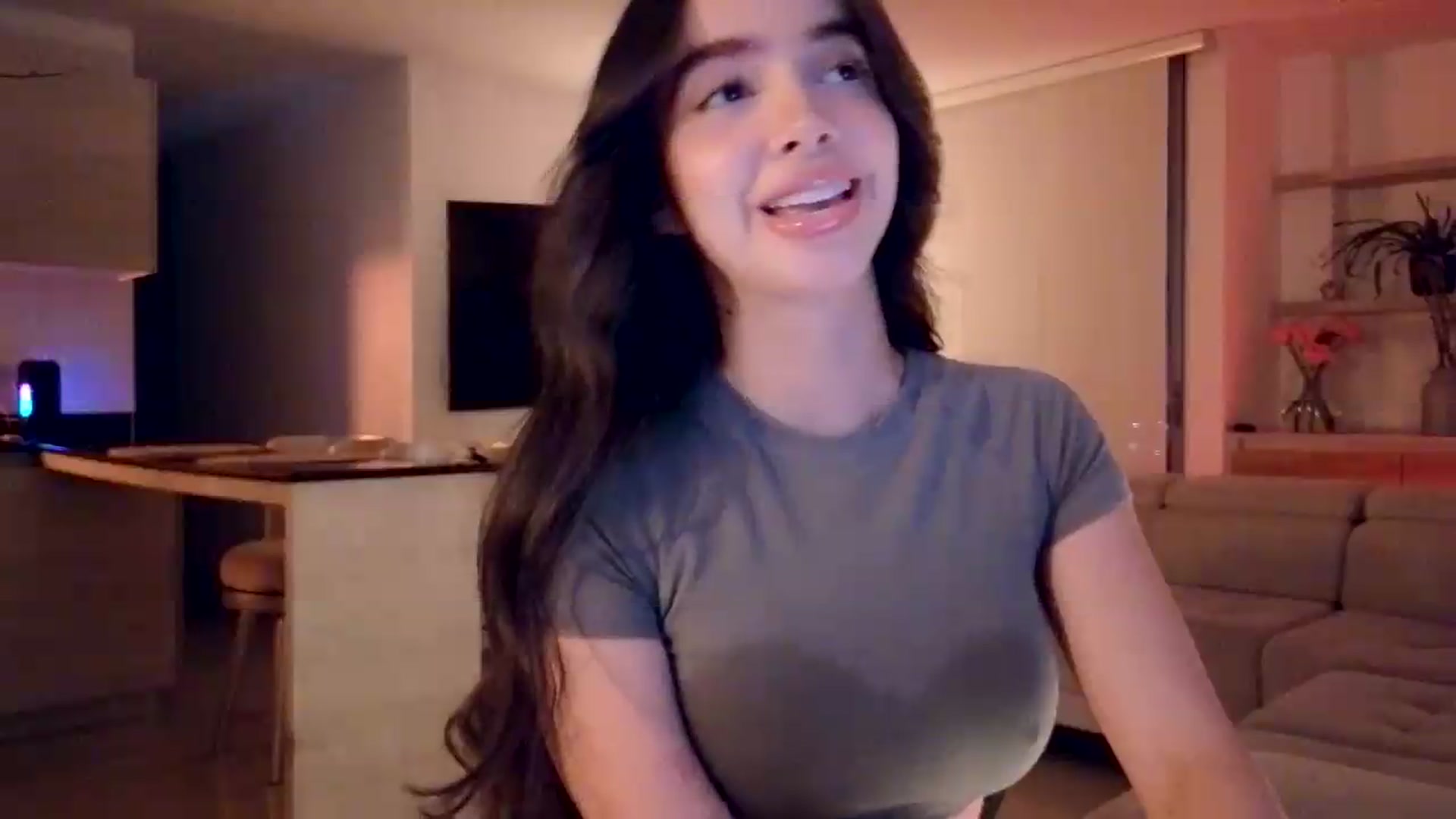 Gallery image thumbnail from SinyMoore's myfreecams stream on, 06/04/2026, 03:03 image 4 of 20