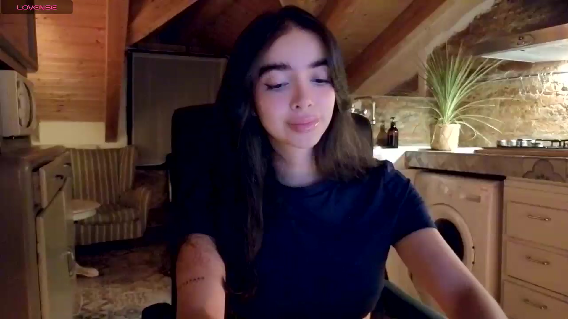Gallery image thumbnail from SinyMoore's myfreecams stream on, 07/17/2026, 01:01 image 2 of 20