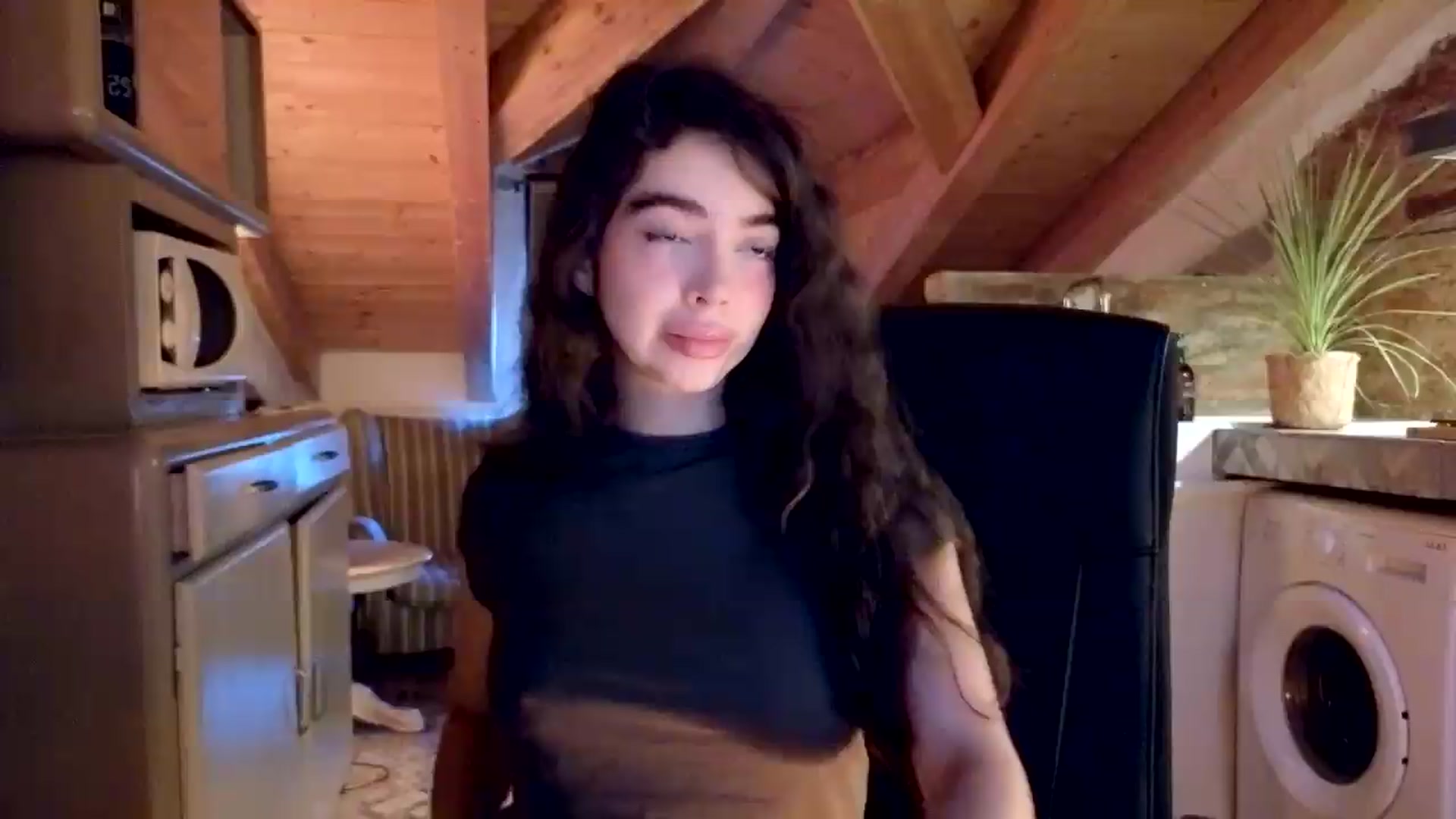 Gallery image thumbnail from SinyMoore's myfreecams stream on, 07/27/2026, 05:09 image 2 of 20