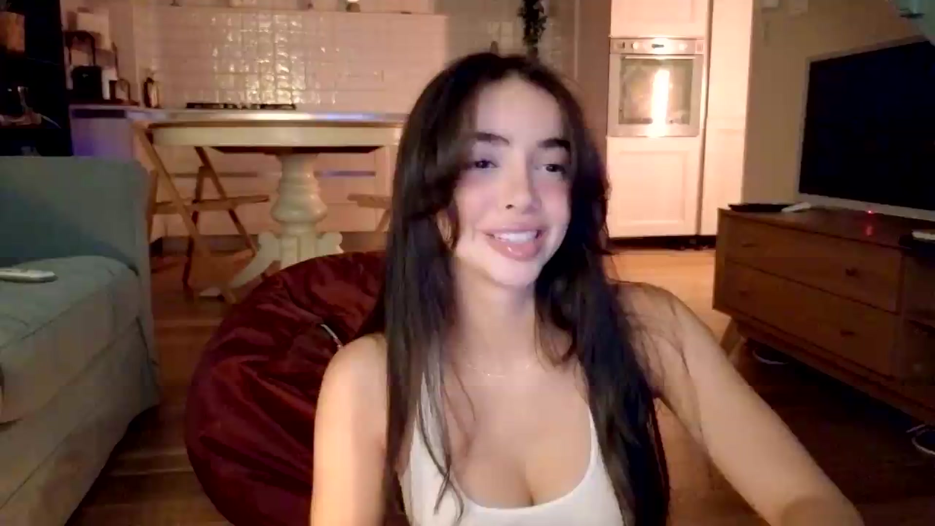 Gallery image thumbnail from SinyMoore's myfreecams stream on, 08/04/2026, 06:27 image 2 of 20