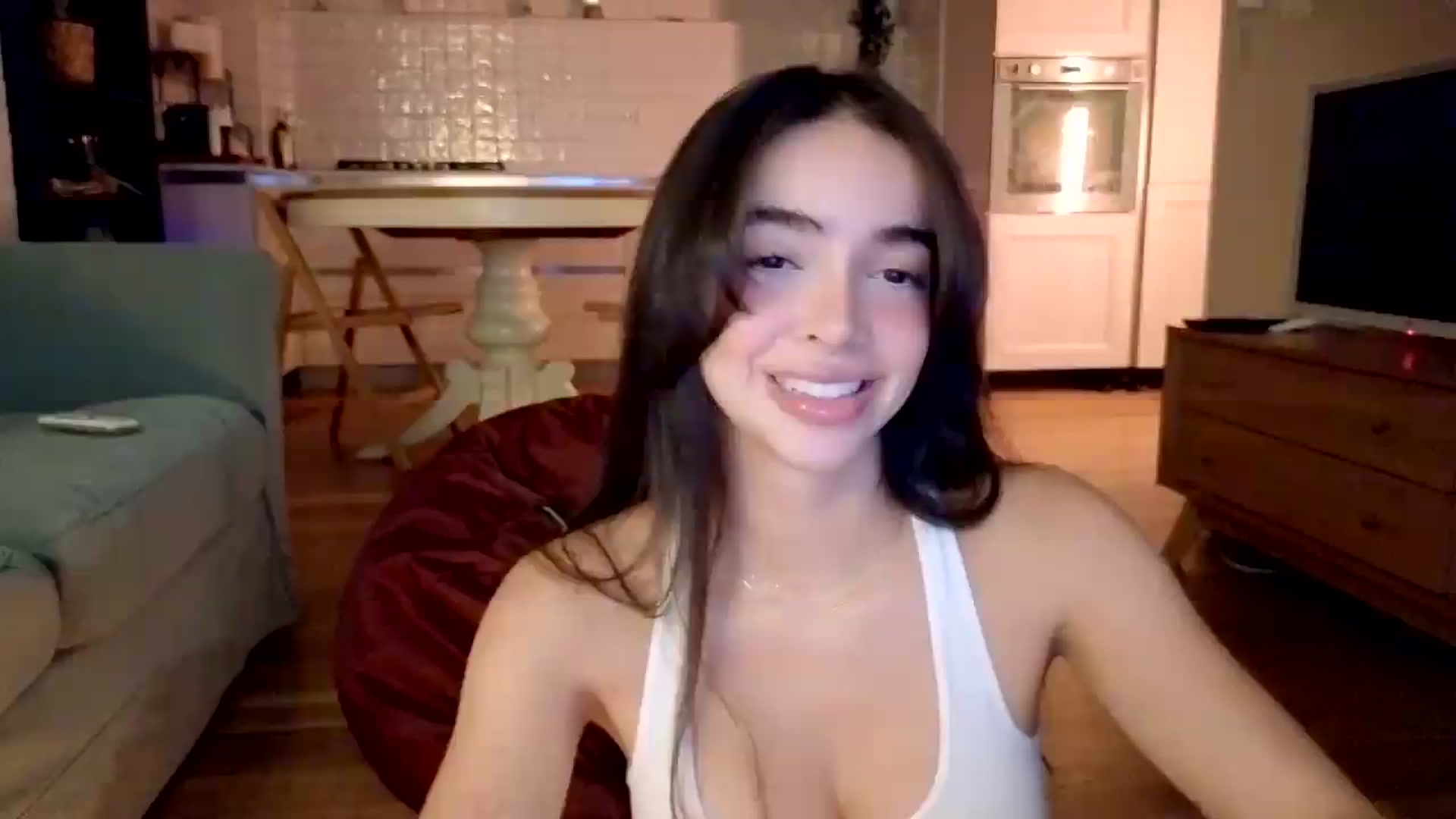 Gallery image thumbnail from SinyMoore's myfreecams stream on, 08/04/2026, 06:27 image 10 of 20