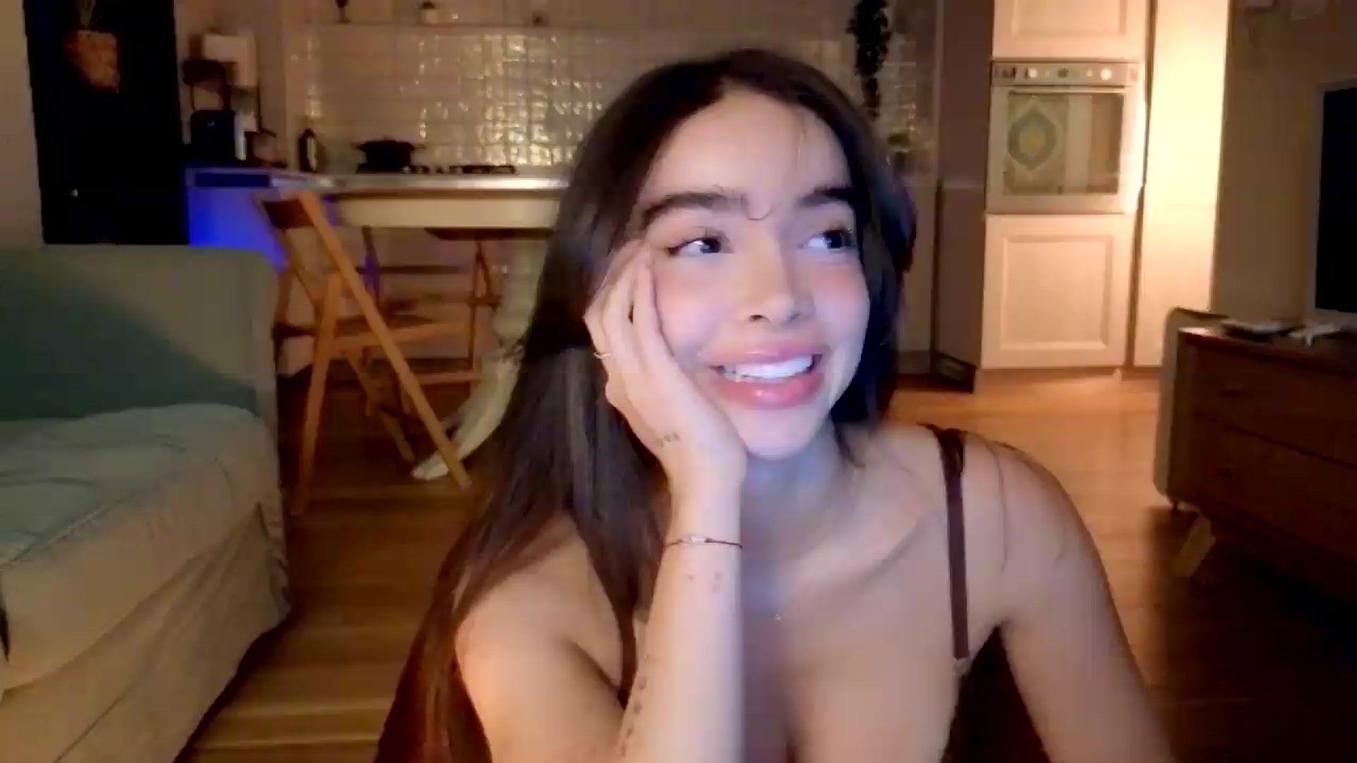 Gallery image thumbnail from SinyMoore's myfreecams stream on, 08/09/2026, 05:04 image 14 of 20