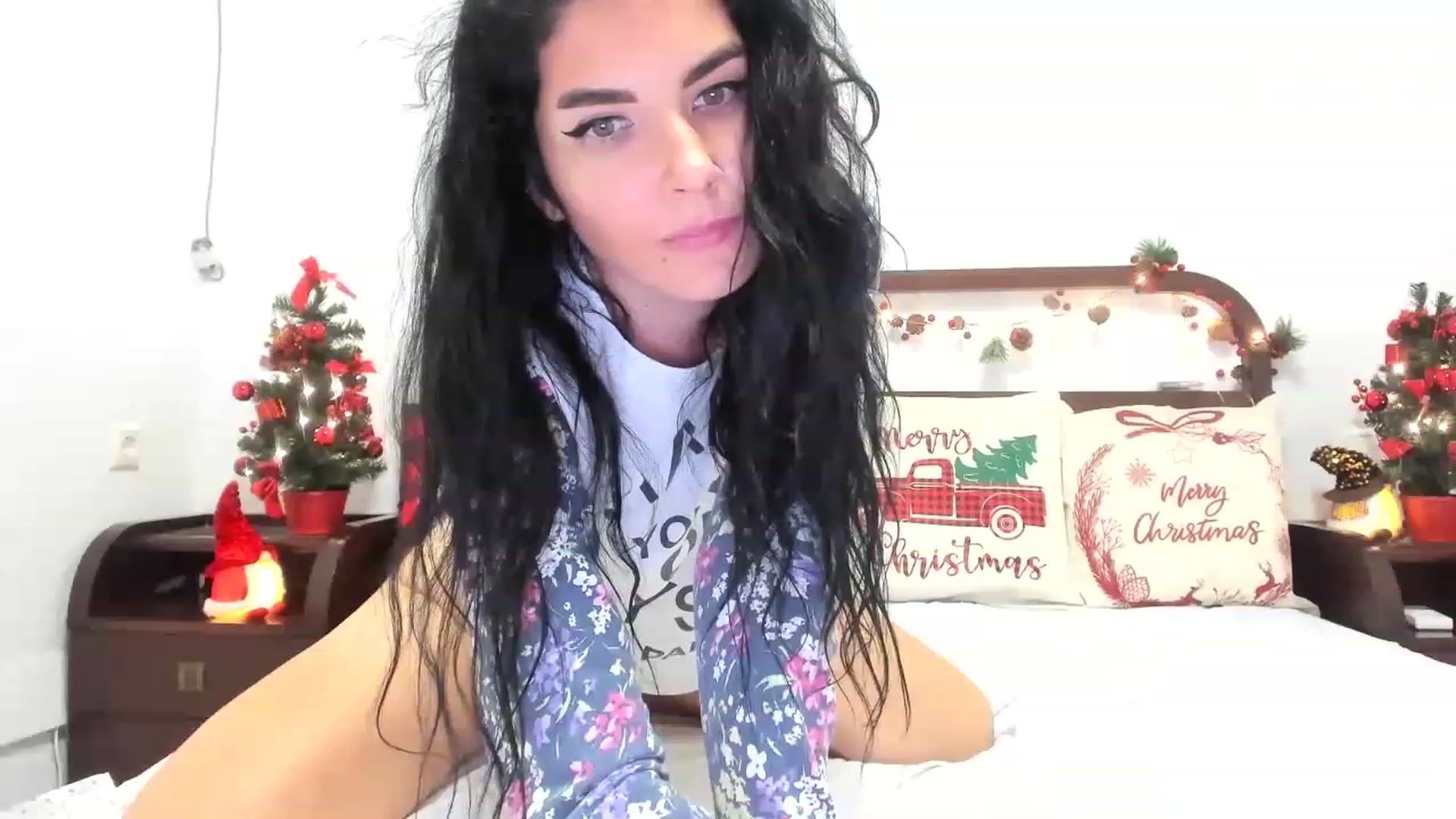 Gallery image thumbnail from SiouxPrincess's myfreecams stream on, 12/05/2022, 17:47 image 14 of 20