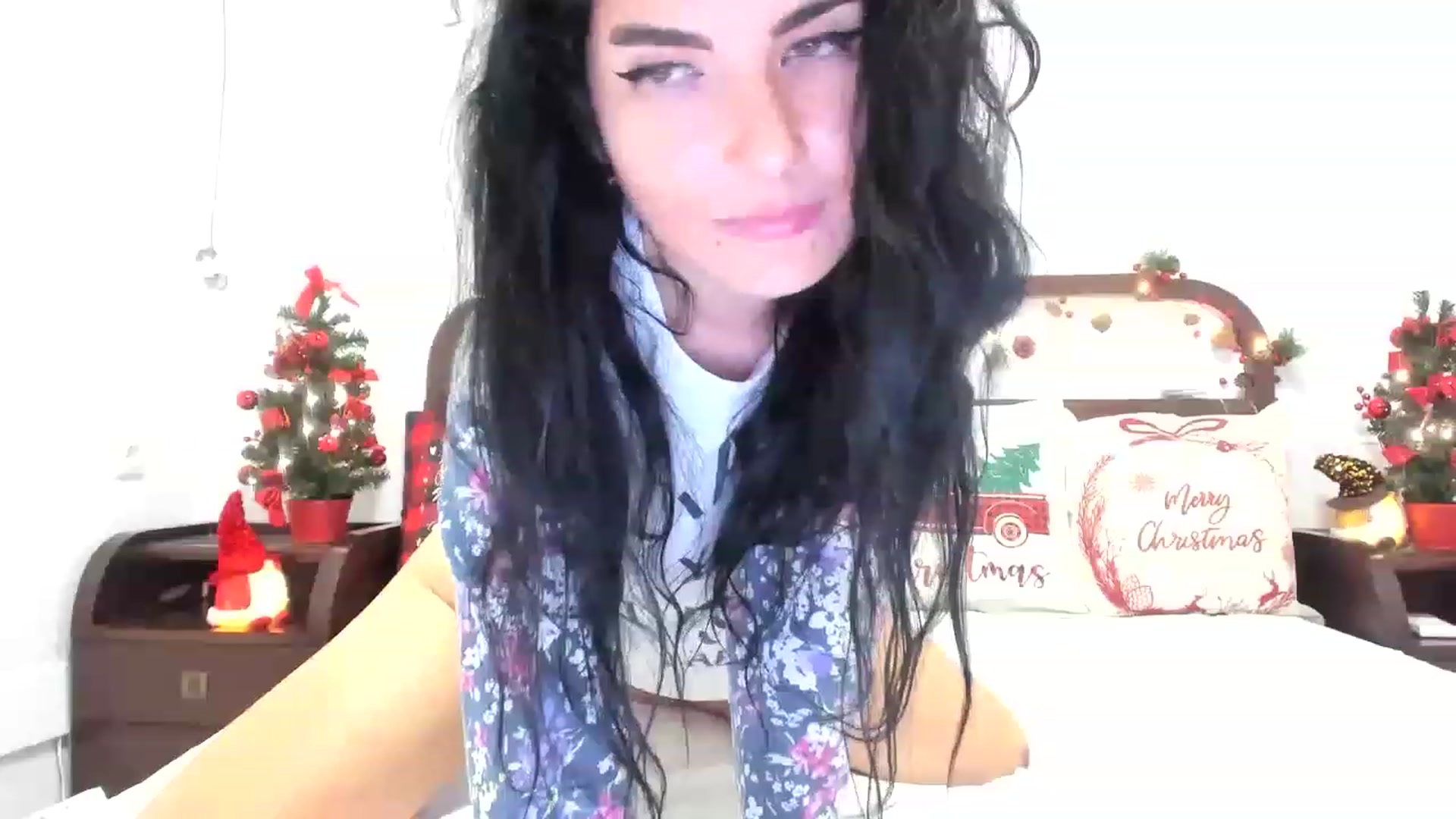 Gallery image thumbnail from SiouxPrincess's myfreecams stream on, 12/05/2022, 17:47 image 15 of 20