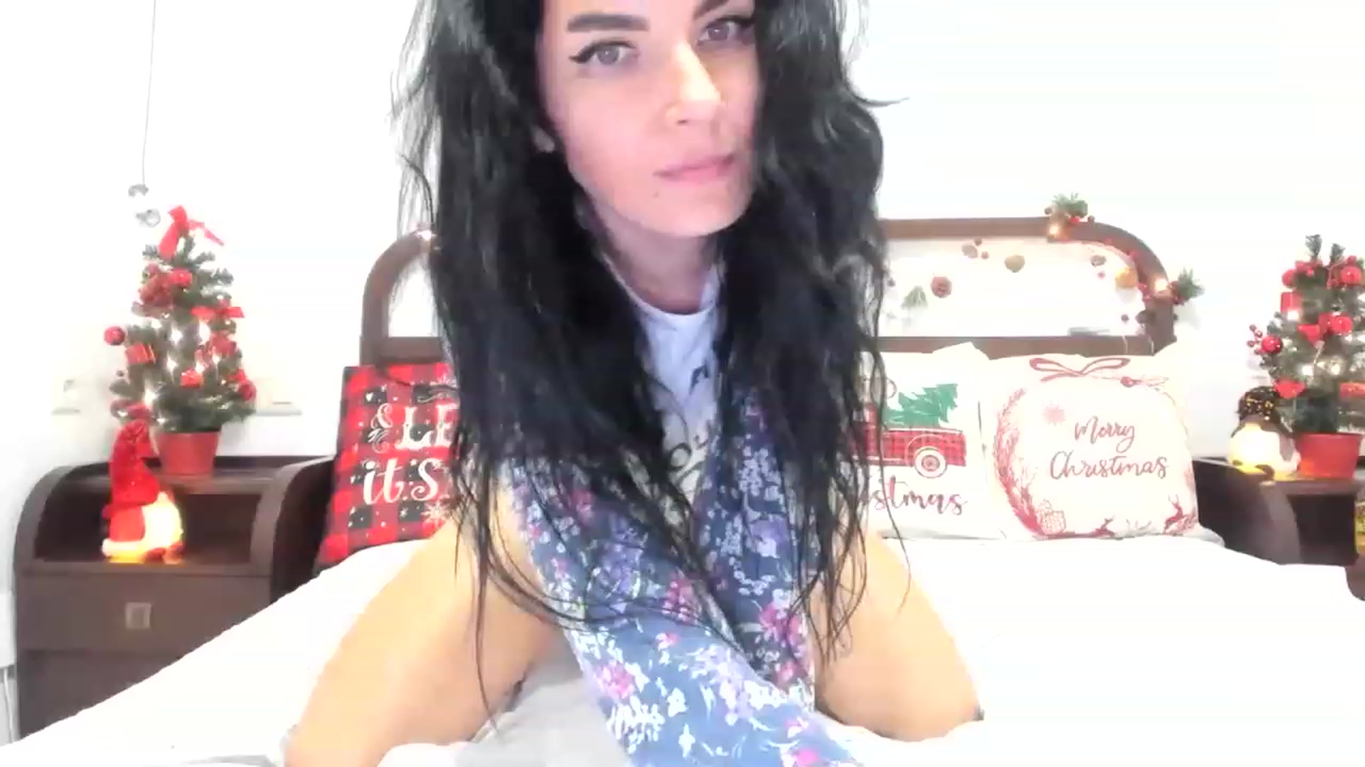 Gallery image thumbnail from SiouxPrincess's myfreecams stream on, 12/05/2022, 19:43 image 8 of 20
