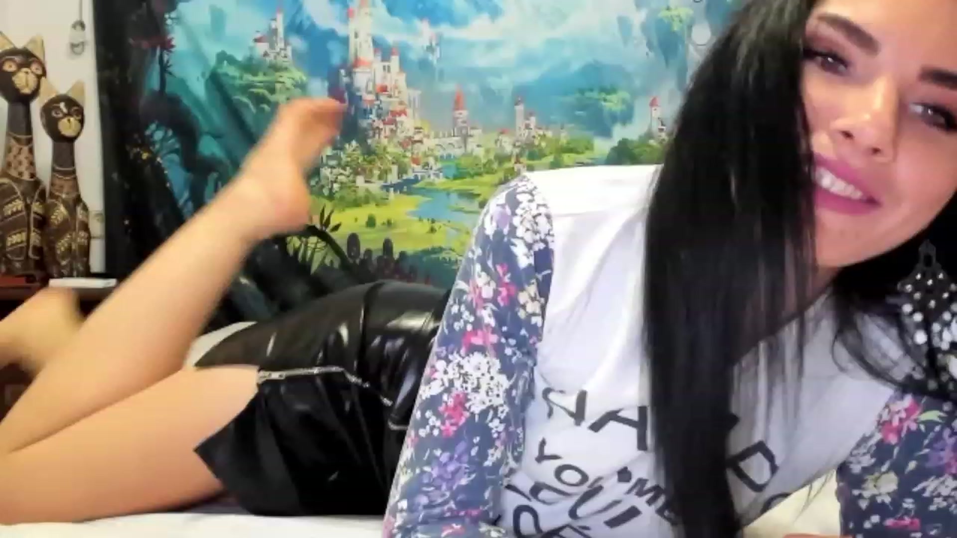 Gallery image thumbnail from SiouxPrincess's myfreecams stream on, 03/15/2023, 21:05 image 6 of 20