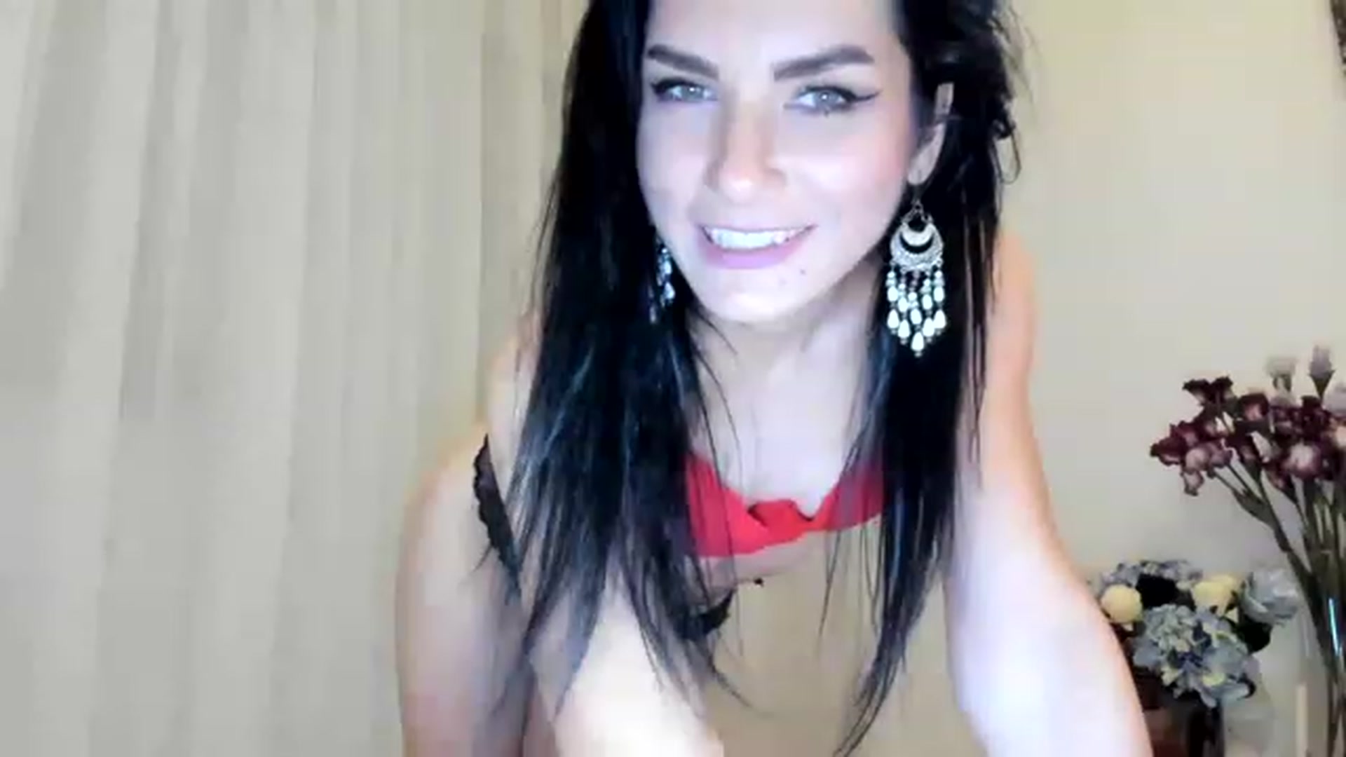 Gallery image thumbnail from SiouxPrincess's myfreecams stream on, 04/02/2023, 21:45 image 13 of 20