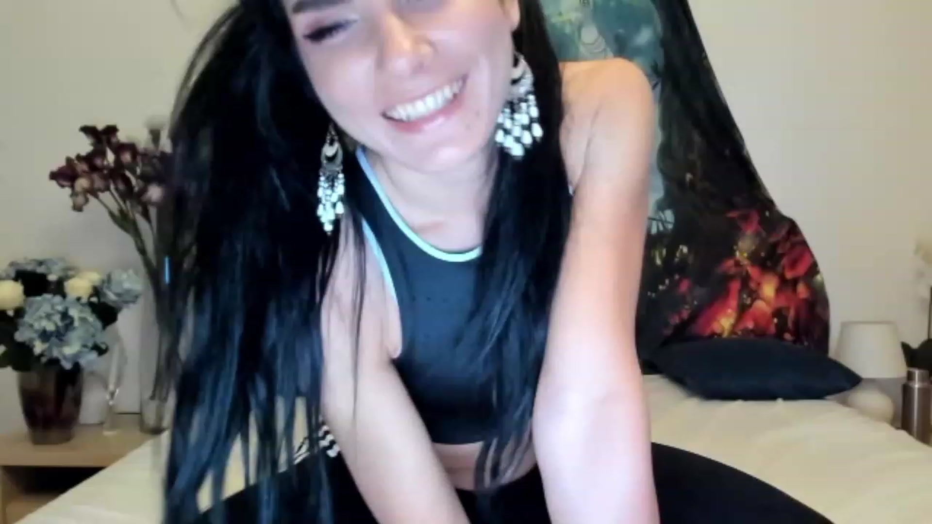 Gallery image thumbnail from SiouxPrincess's myfreecams stream on, 04/03/2023, 16:39 image 13 of 20