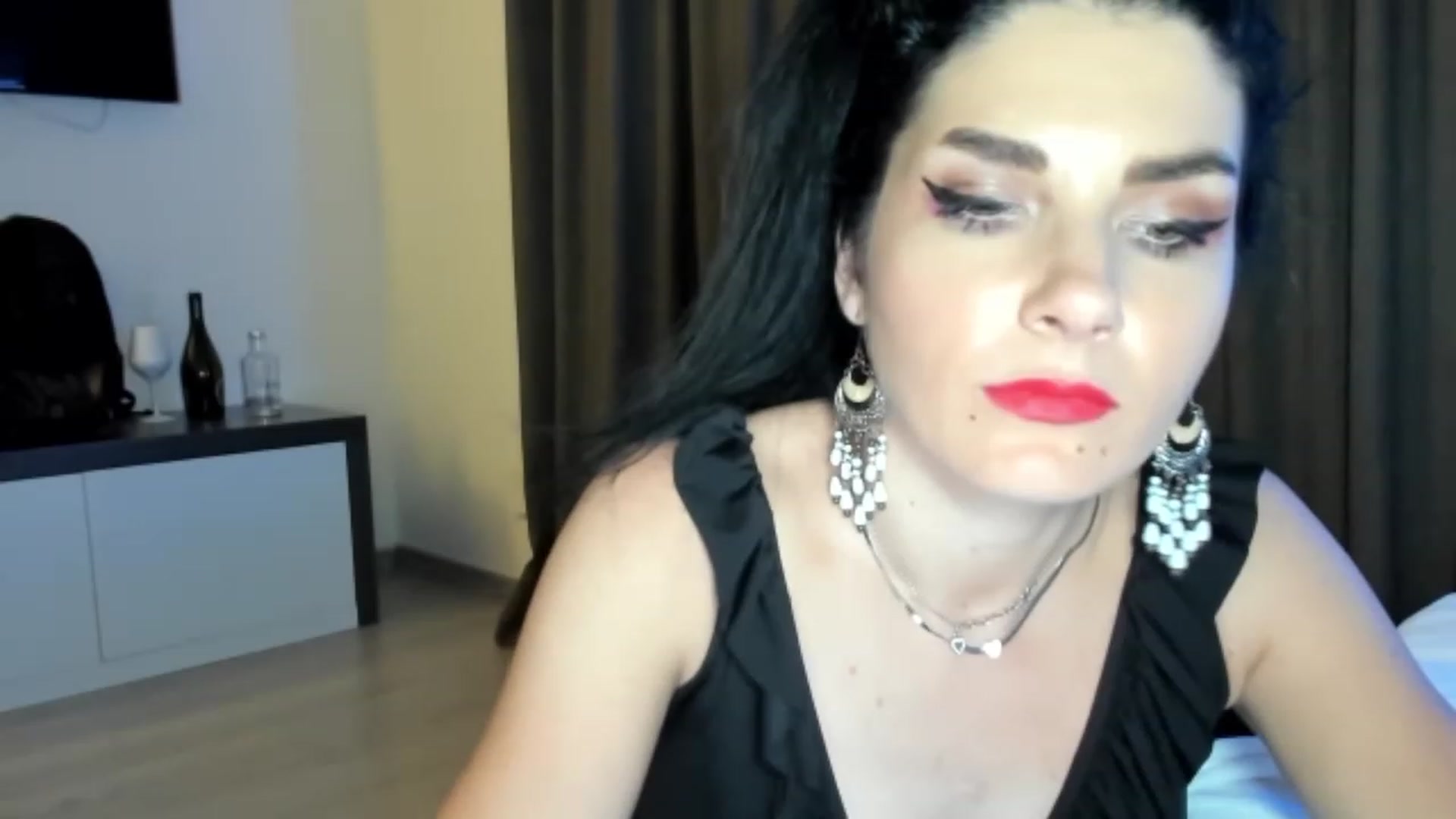 Gallery image thumbnail from SiouxPrincess's myfreecams stream on, 05/29/2023, 24:17 image 15 of 20
