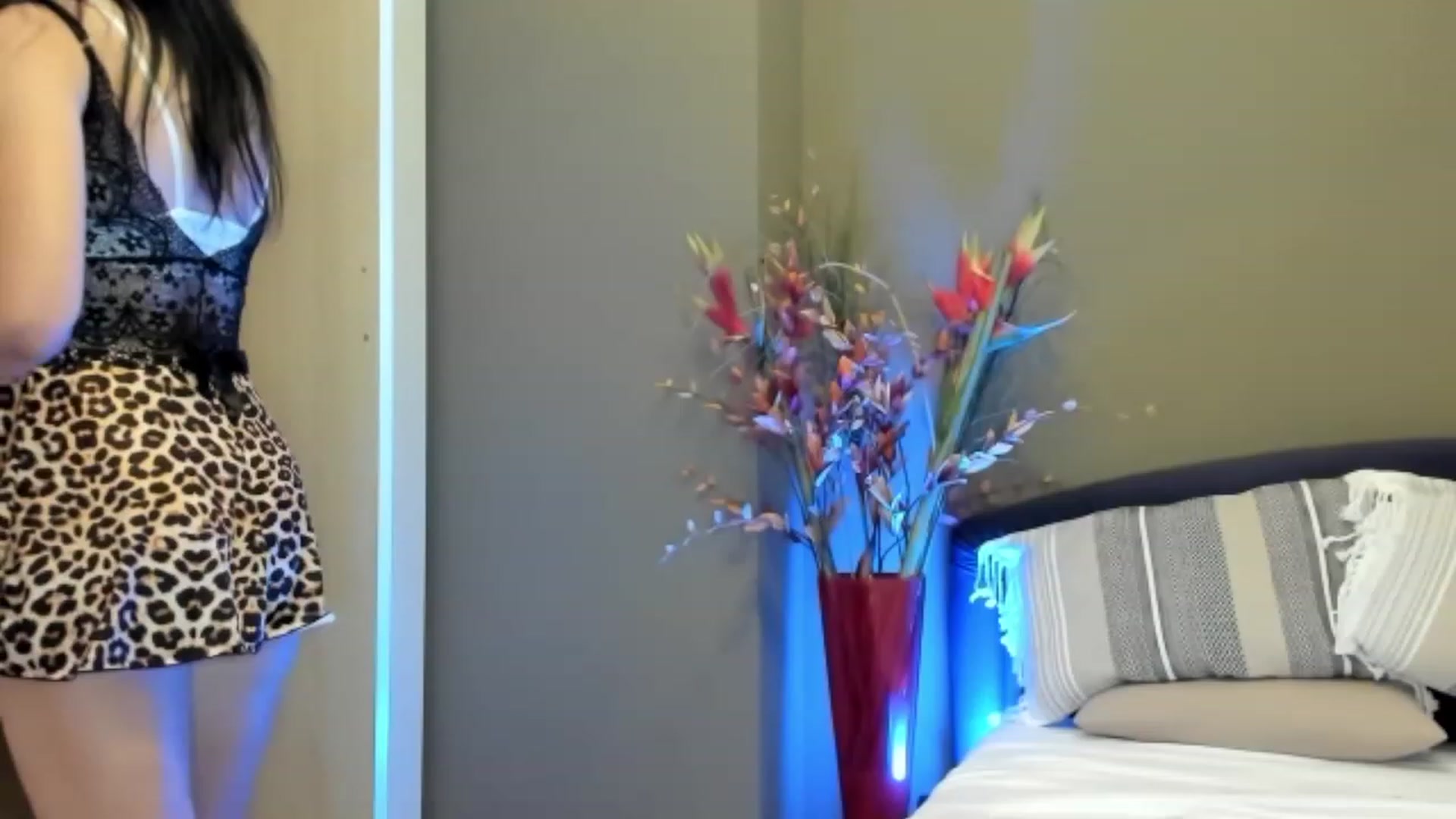 Gallery image thumbnail from SiouxPrincess's myfreecams stream on, 06/01/2023, 20:29 image 2 of 20