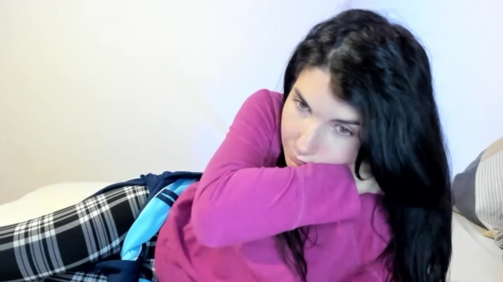 Gallery image thumbnail from SiouxPrincess's myfreecams stream on, 10/05/2023, 22:19 image 15 of 20