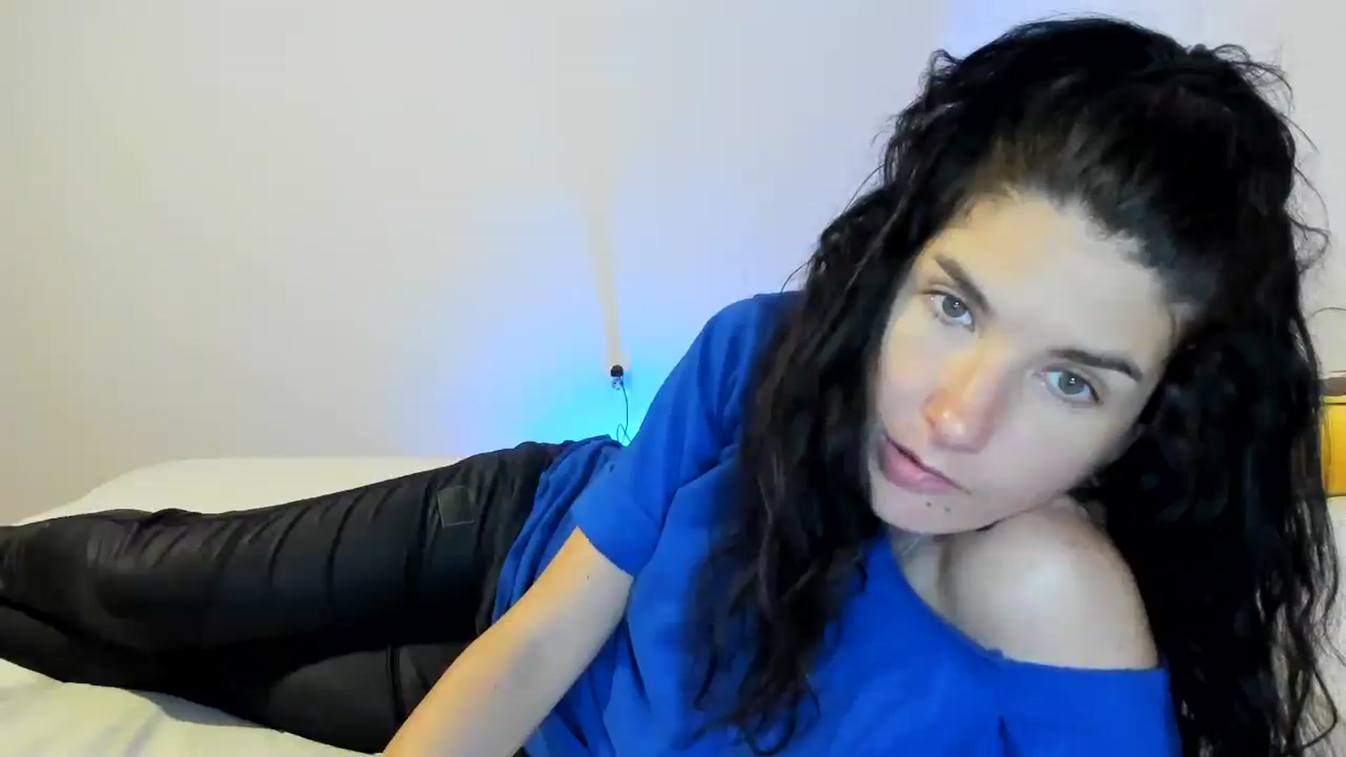Gallery image thumbnail from SiouxPrincess's myfreecams stream on, 10/06/2023, 23:00 image 10 of 20