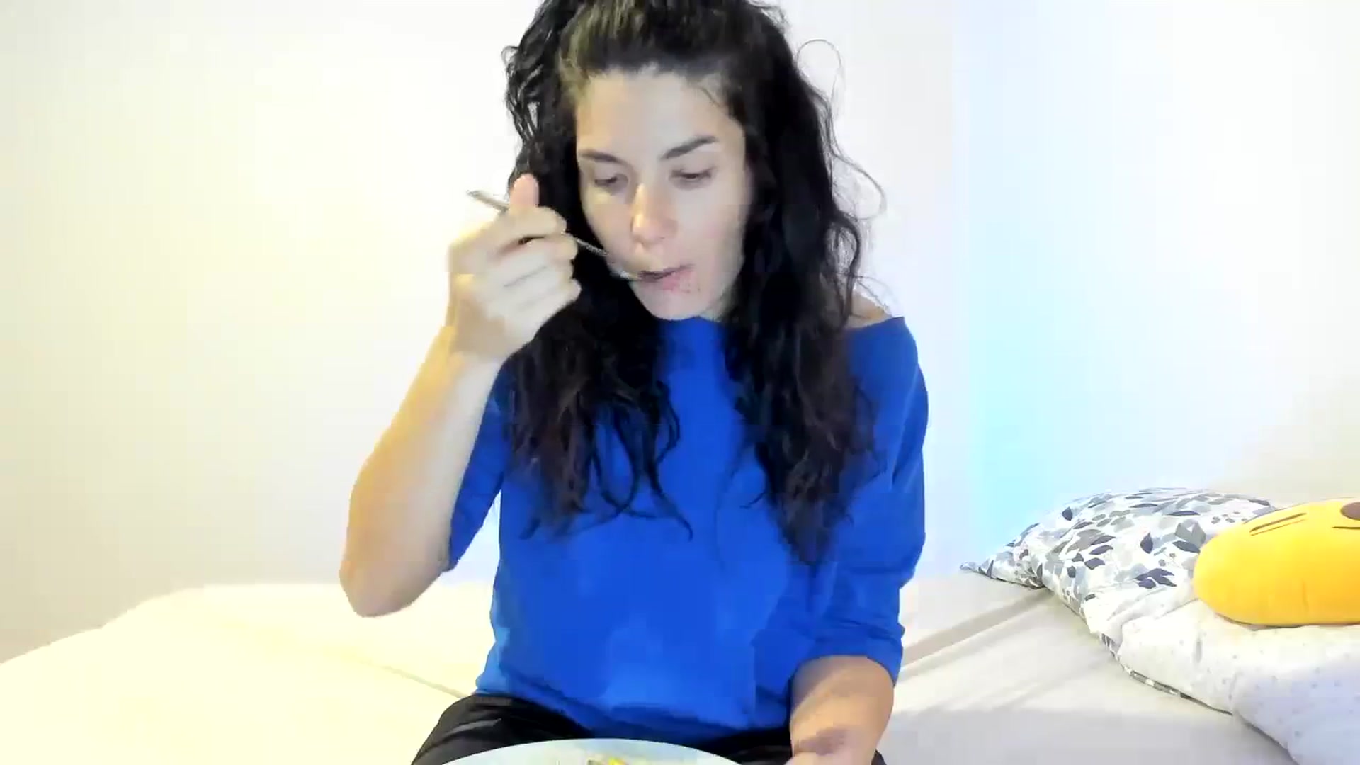 Gallery image thumbnail from SiouxPrincess's myfreecams stream on, 10/06/2023, 23:00 image 6 of 20