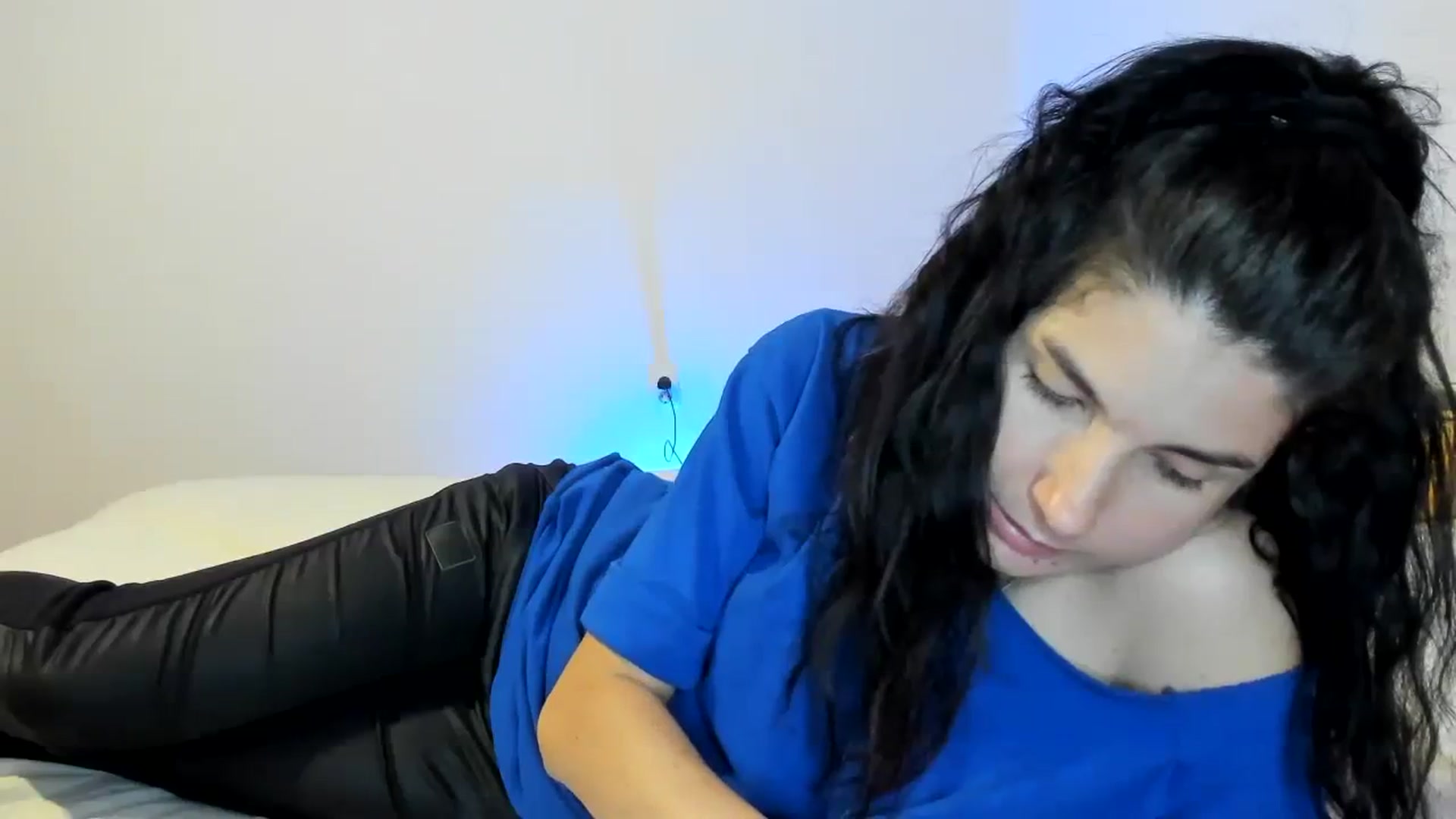 Gallery image thumbnail from SiouxPrincess's myfreecams stream on, 10/06/2023, 23:00 image 19 of 20