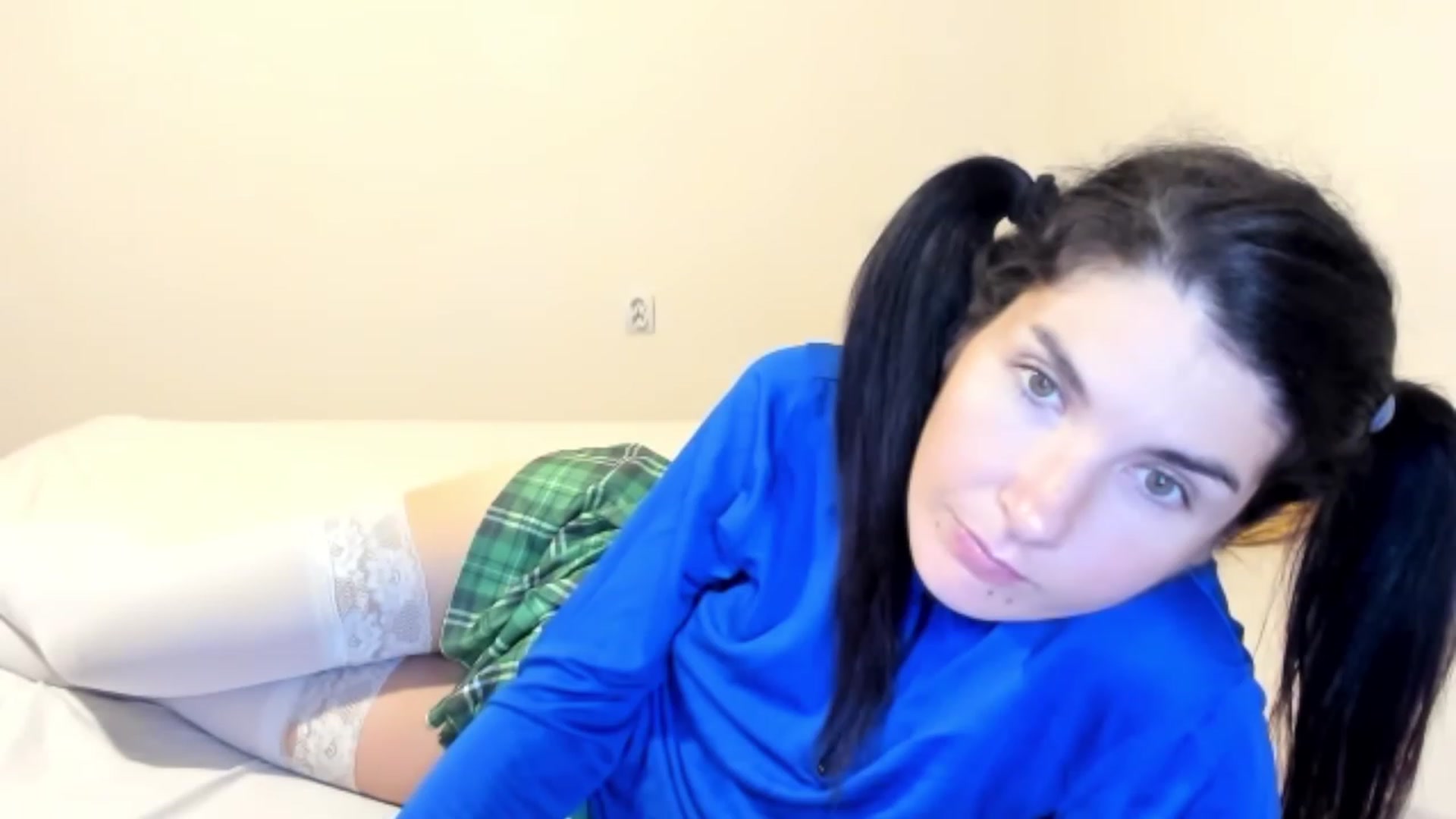Gallery image thumbnail from SiouxPrincess's myfreecams stream on, 10/16/2023, 21:43 image 19 of 20