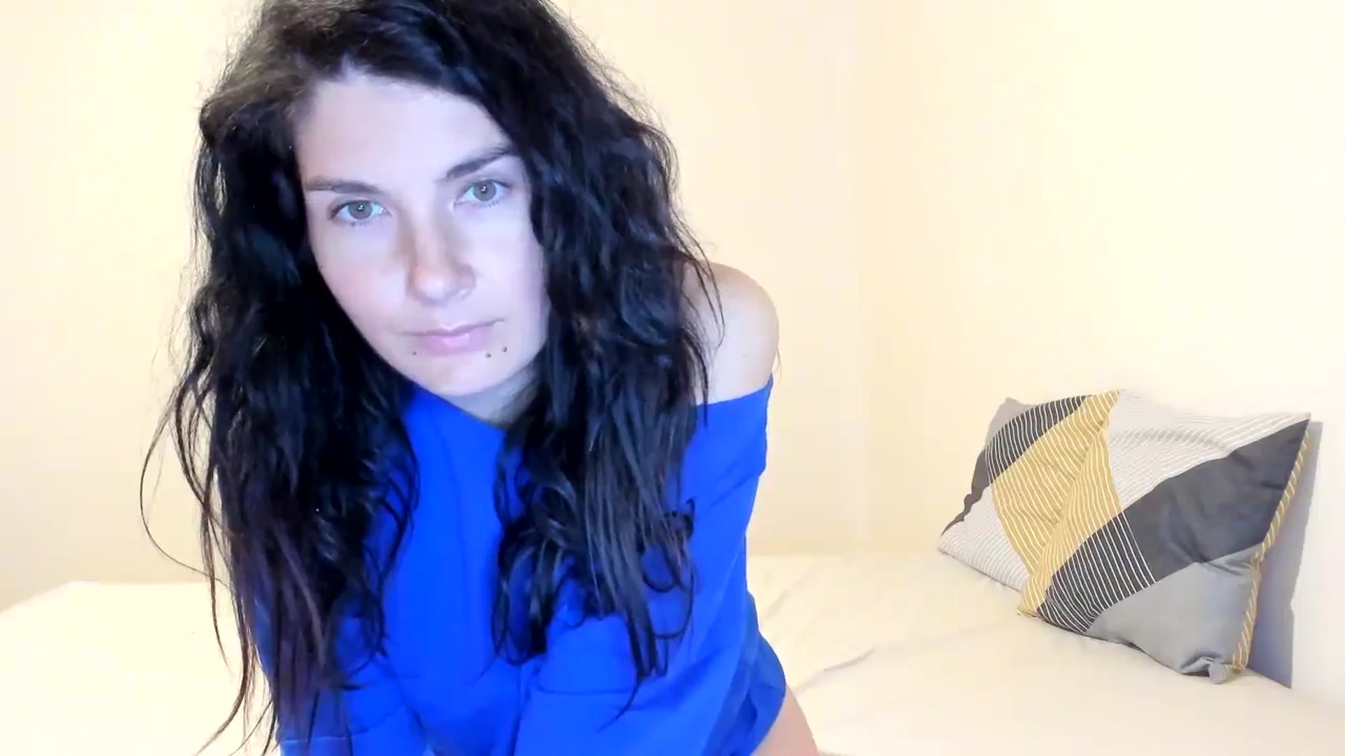 Gallery image thumbnail from SiouxPrincess's myfreecams stream on, 10/18/2023, 23:44 image 10 of 20