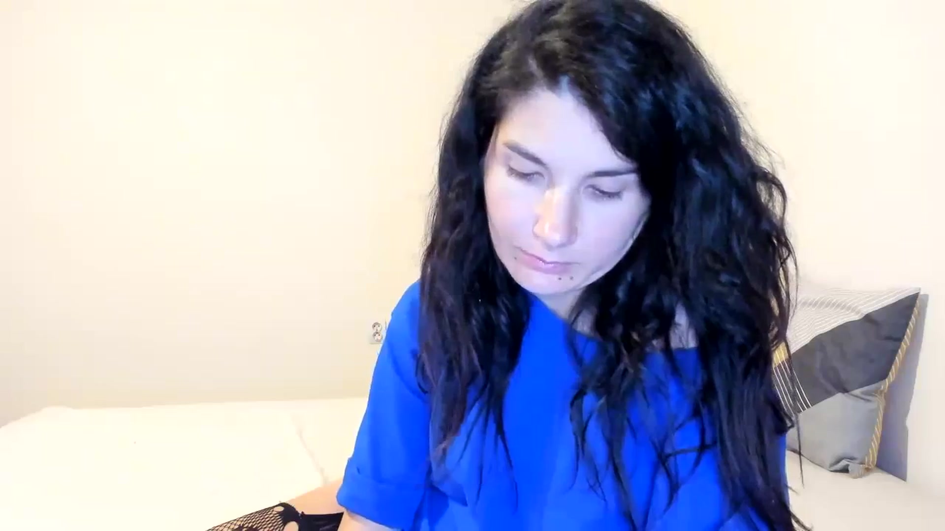 Gallery image thumbnail from SiouxPrincess's myfreecams stream on, 10/18/2023, 23:44 image 7 of 20