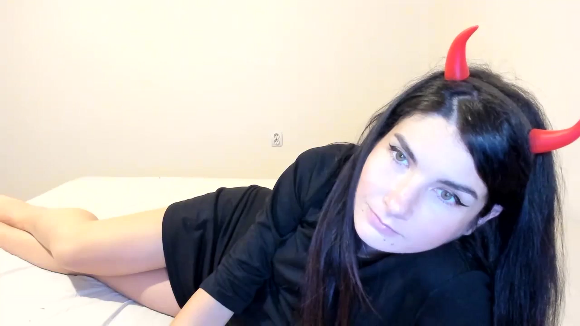 Gallery image thumbnail from SiouxPrincess's myfreecams stream on, 10/21/2023, 21:27 image 16 of 20