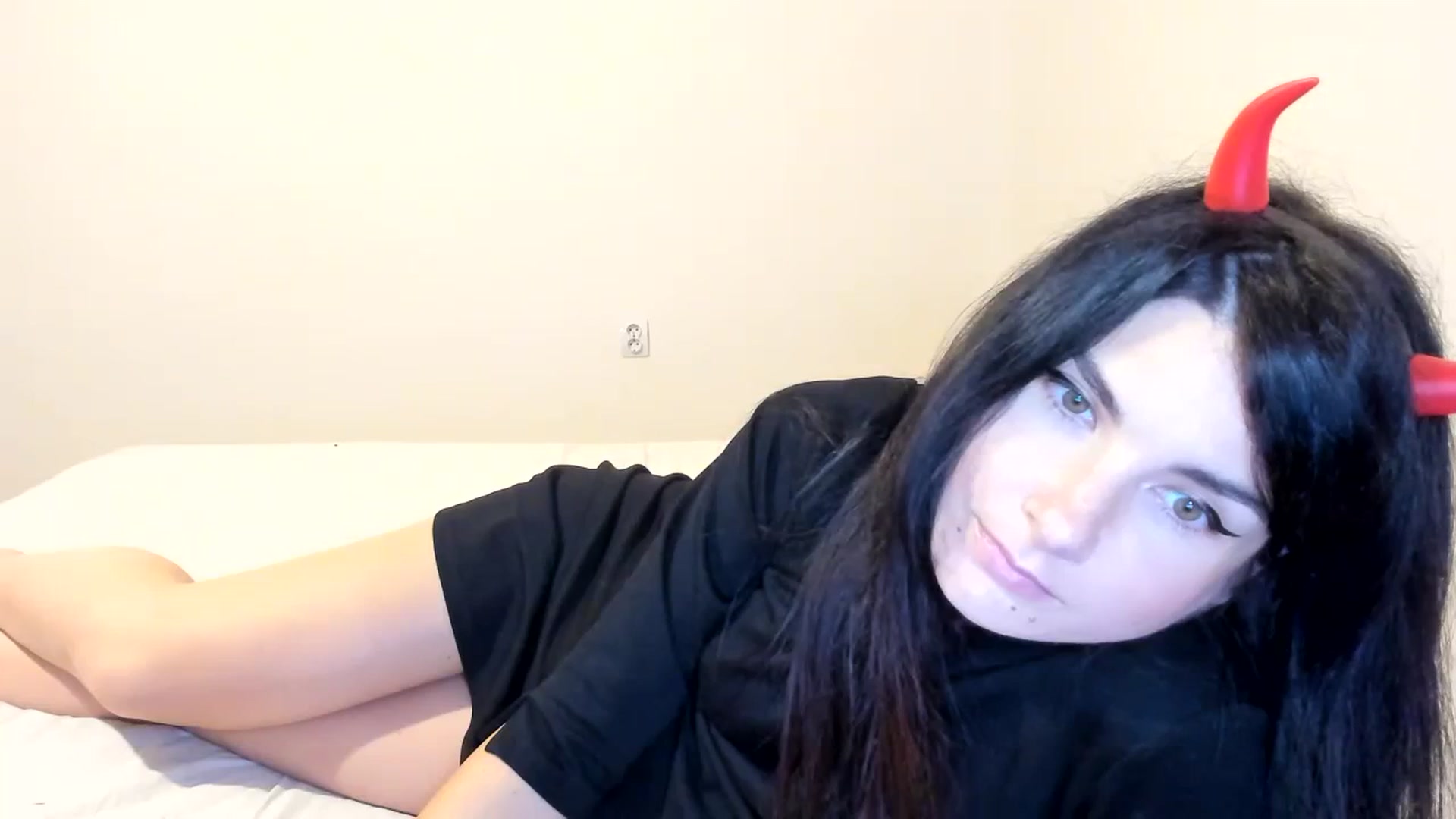 Gallery image thumbnail from SiouxPrincess's myfreecams stream on, 10/21/2023, 23:29 image 12 of 20