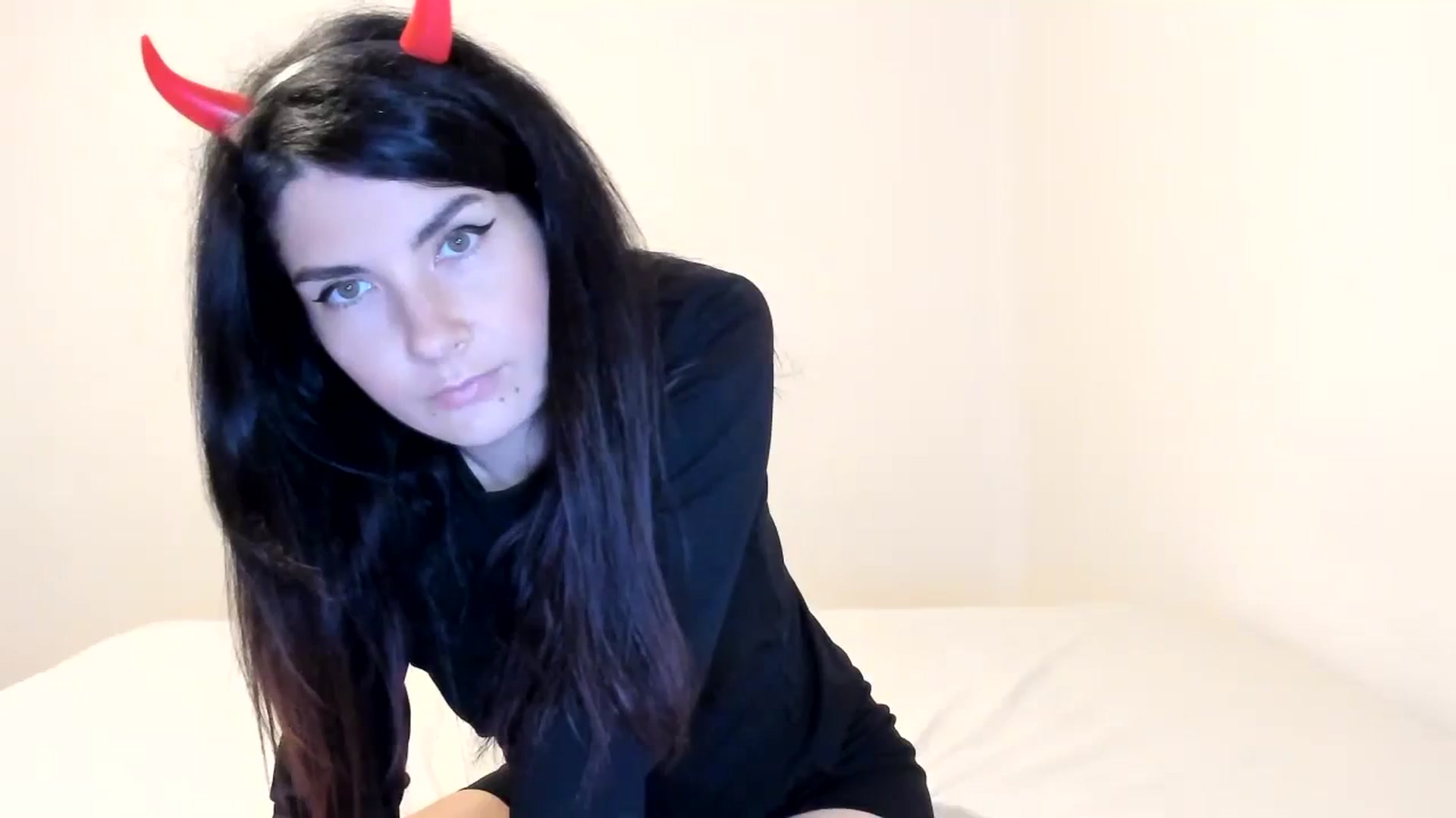 Gallery image thumbnail from SiouxPrincess's myfreecams stream on, 10/21/2023, 23:29 image 6 of 20