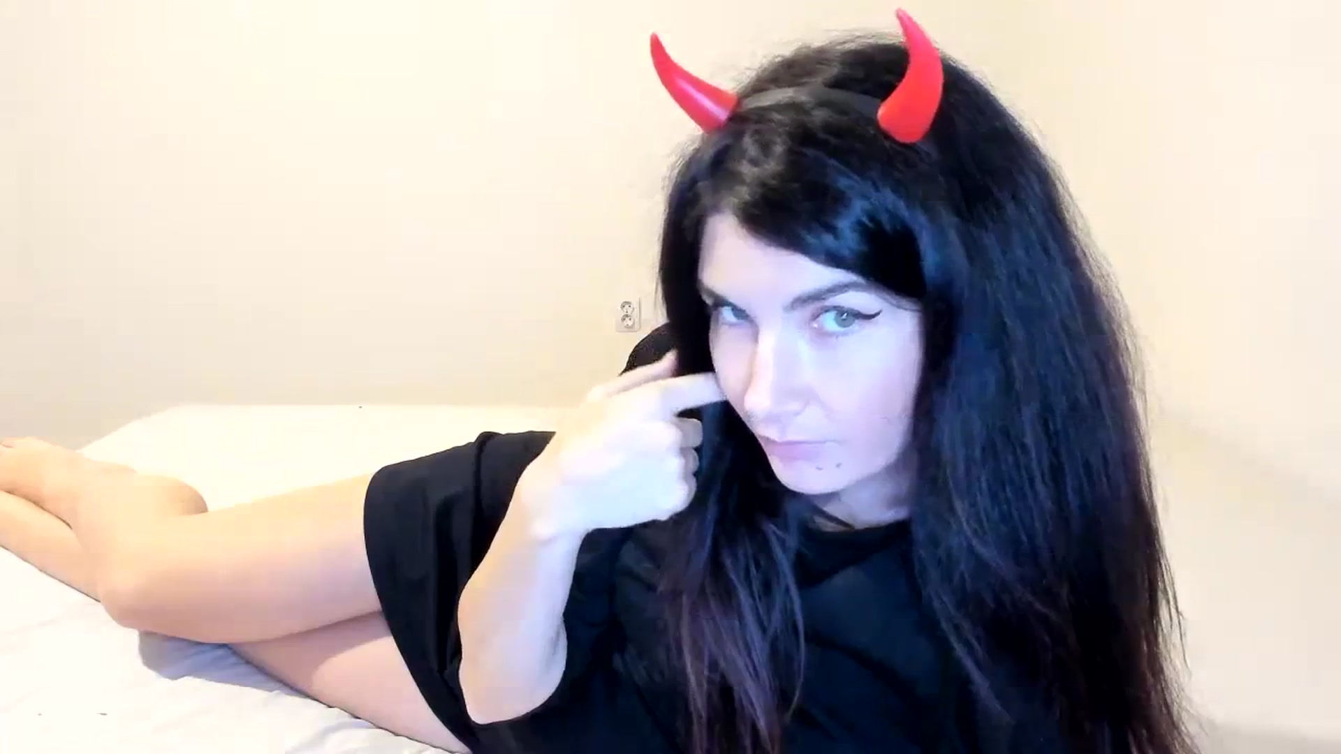 Gallery image thumbnail from SiouxPrincess's myfreecams stream on, 10/21/2023, 23:29 image 16 of 20