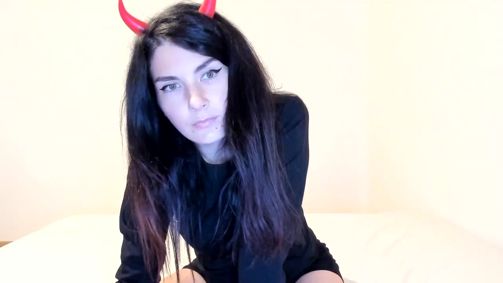 Gallery image thumbnail from SiouxPrincess's myfreecams stream on, 10/21/2023, 23:29 image 19 of 20