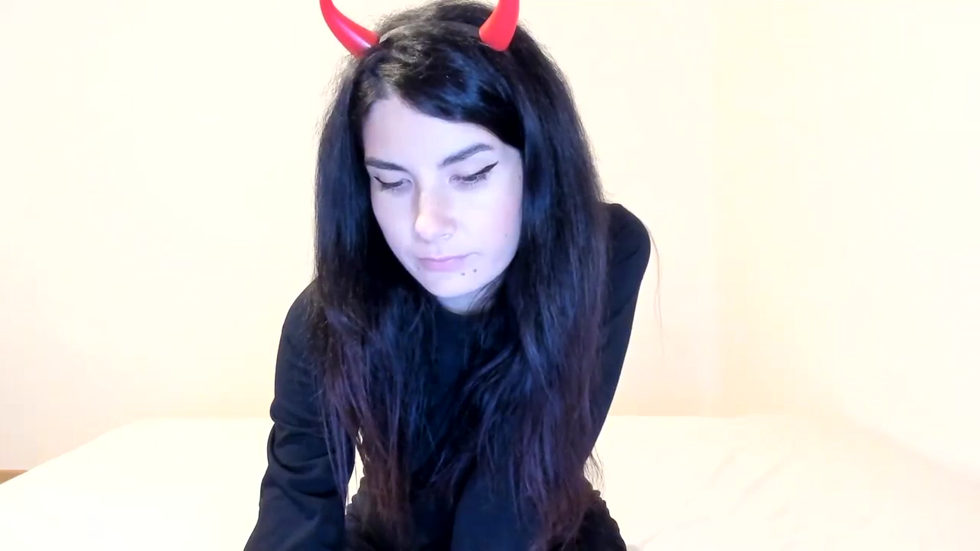 Gallery image thumbnail from SiouxPrincess's myfreecams stream on, 10/21/2023, 23:41 image 7 of 20