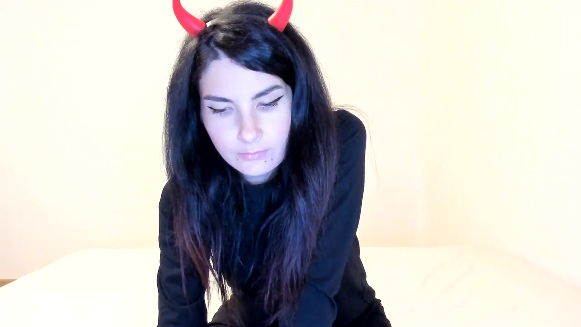 Gallery image thumbnail from SiouxPrincess's myfreecams stream on, 10/21/2023, 23:41 image 16 of 20