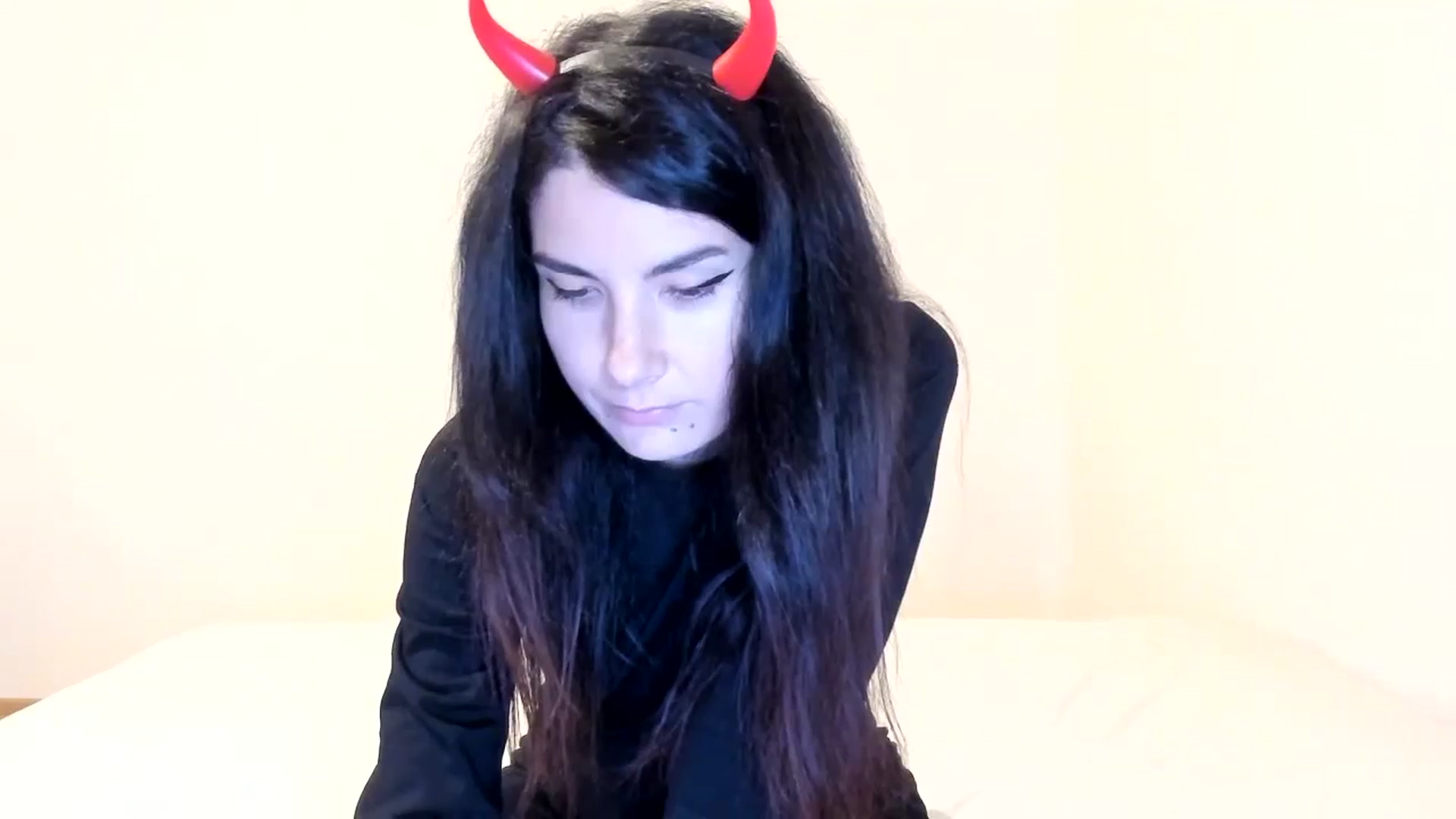 Gallery image thumbnail from SiouxPrincess's myfreecams stream on, 10/21/2023, 23:41 image 8 of 20