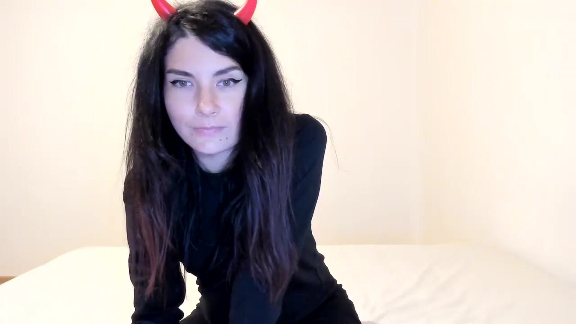 Gallery image thumbnail from SiouxPrincess's myfreecams stream on, 10/21/2023, 23:41 image 5 of 20