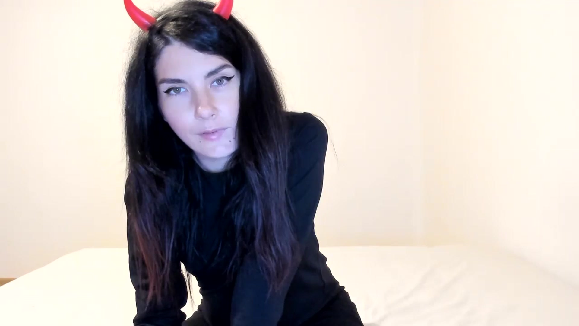 Gallery image thumbnail from SiouxPrincess's myfreecams stream on, 10/21/2023, 23:41 image 4 of 20