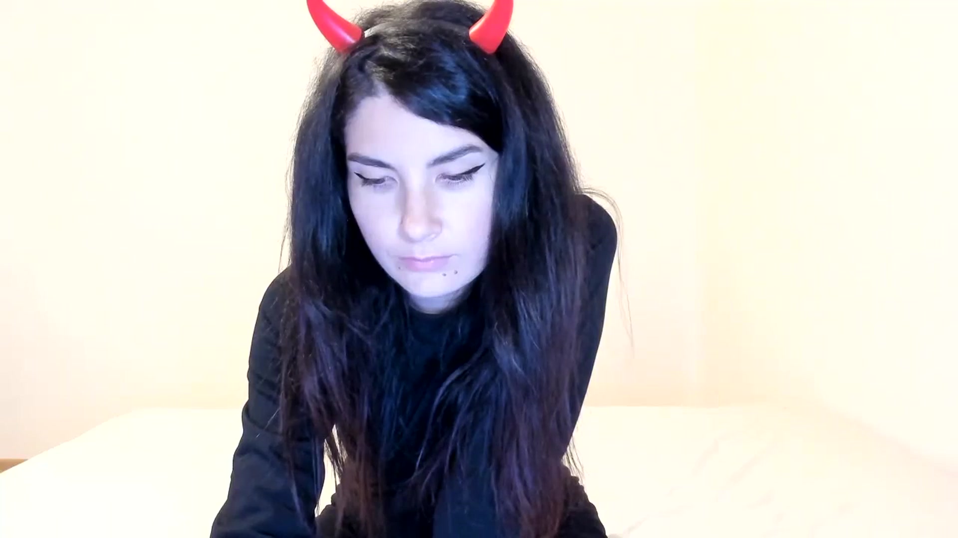 Gallery image thumbnail from SiouxPrincess's myfreecams stream on, 10/21/2023, 23:41 image 13 of 20