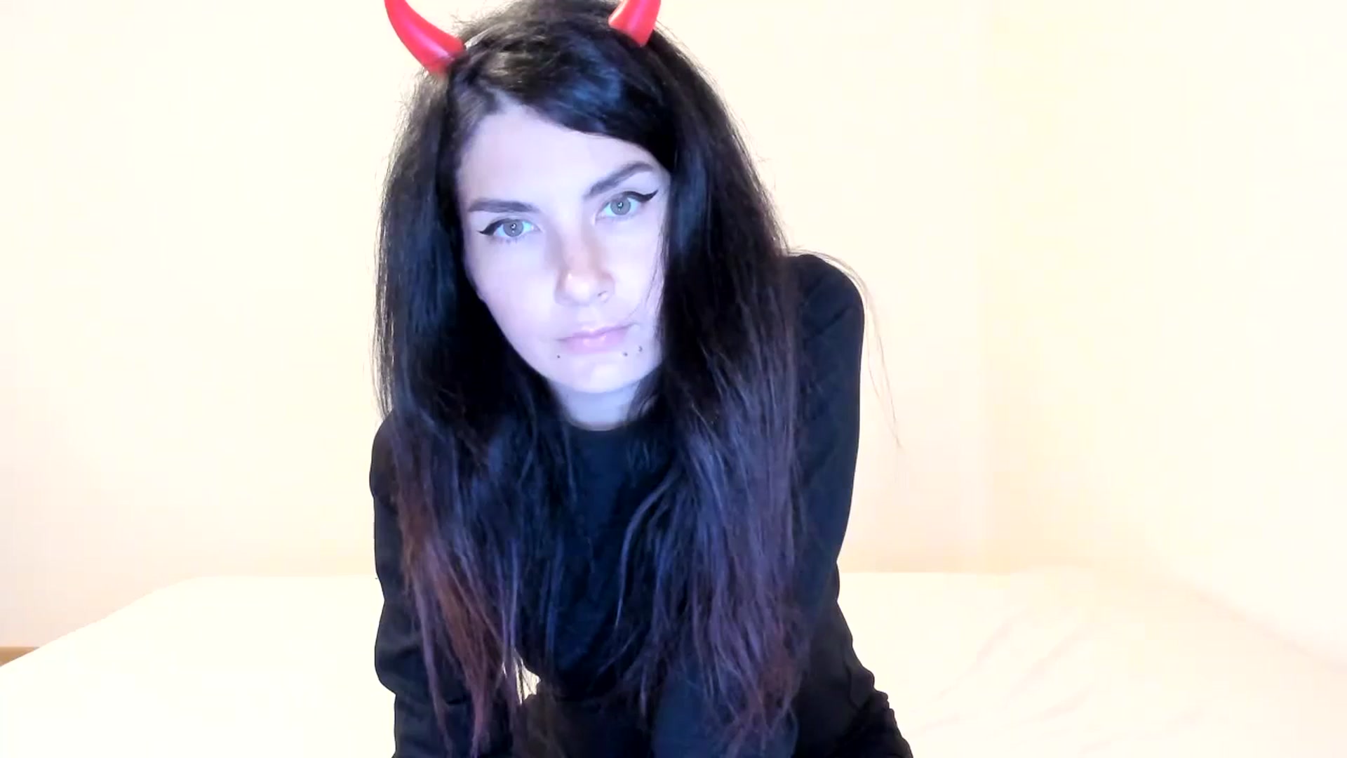 Gallery image thumbnail from SiouxPrincess's myfreecams stream on, 10/21/2023, 23:41 image 19 of 20