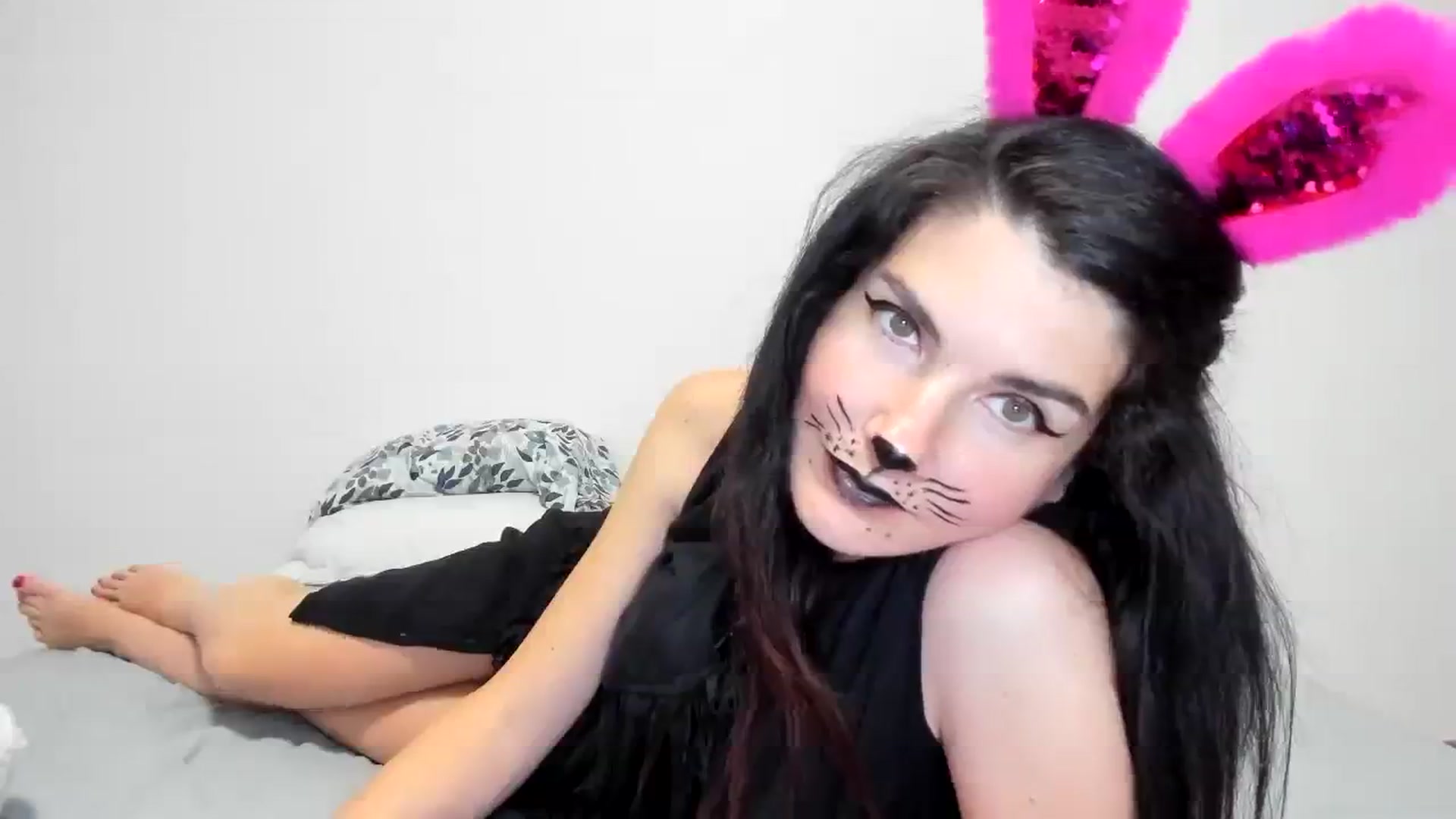 Gallery image thumbnail from SiouxPrincess's myfreecams stream on, 10/31/2023, 23:09 image 16 of 20