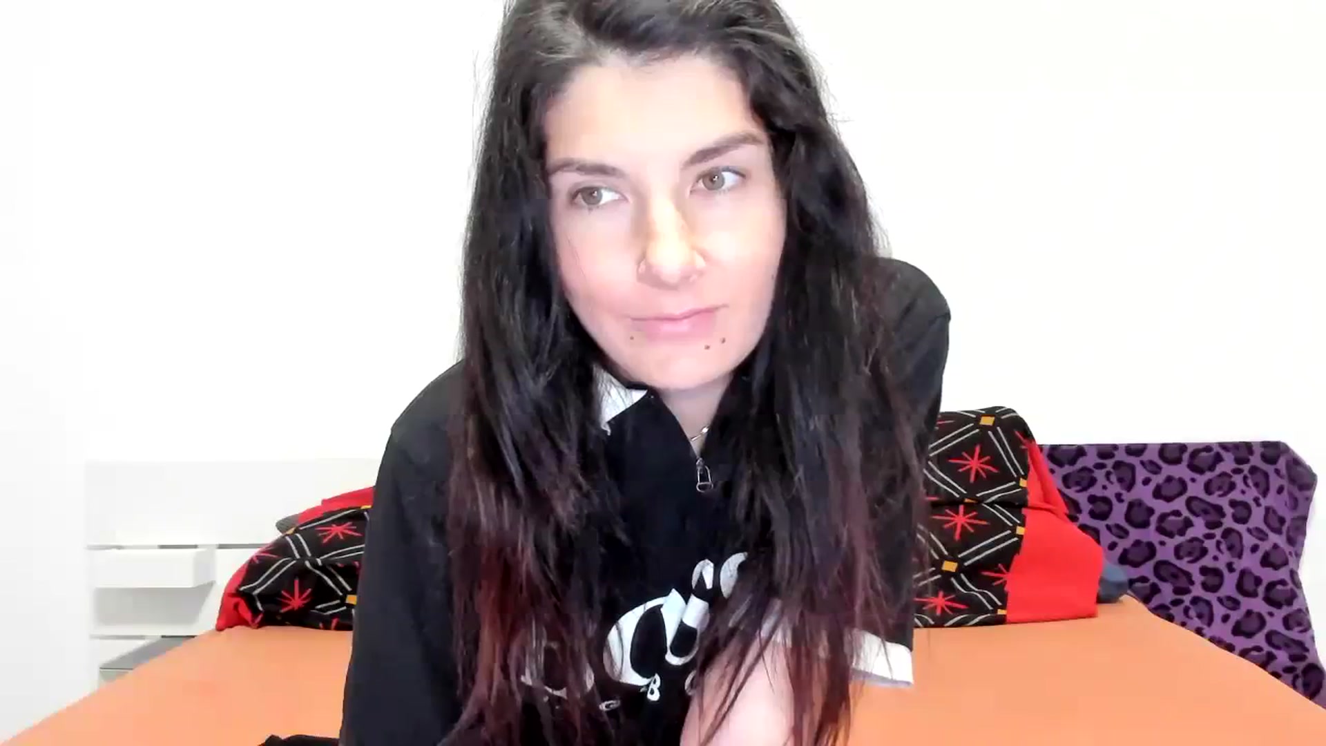 Gallery image thumbnail from SiouxPrincess's myfreecams stream on, 11/10/2023, 22:24 image 18 of 20