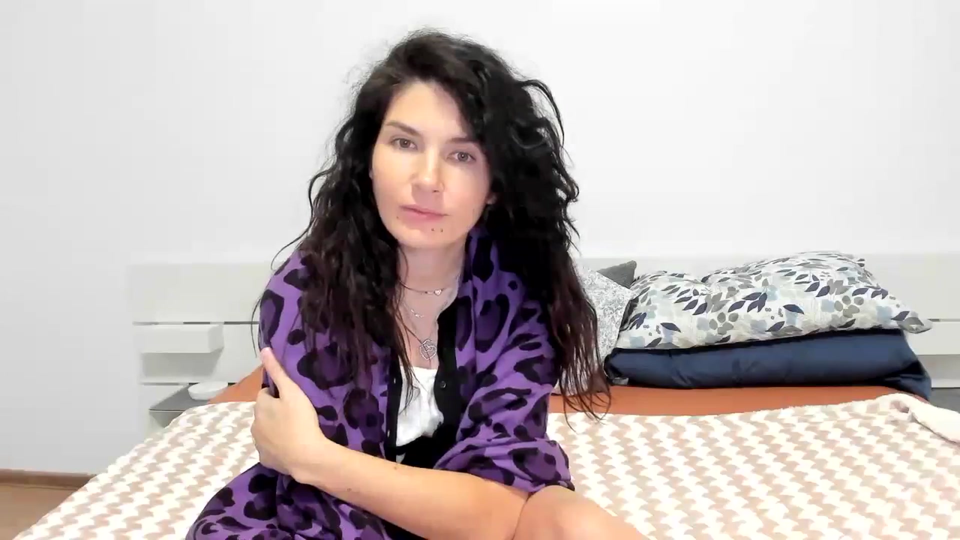 Gallery image thumbnail from SiouxPrincess's myfreecams stream on, 11/12/2023, 24:06 image 14 of 20