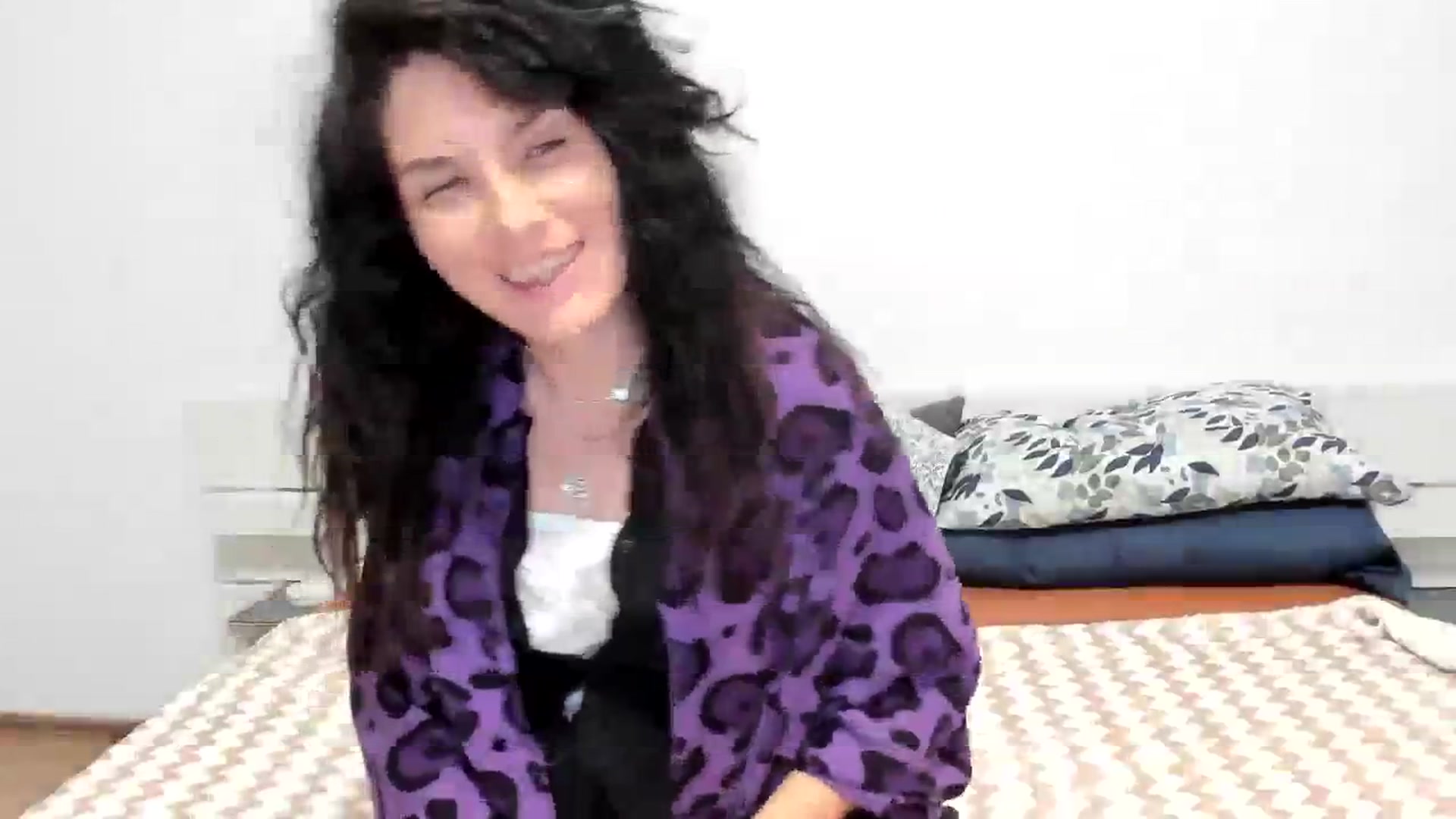 Gallery image thumbnail from SiouxPrincess's myfreecams stream on, 11/12/2023, 24:06 image 13 of 20