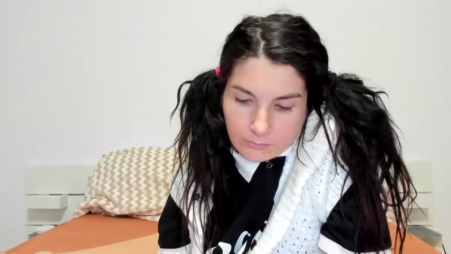 Gallery image thumbnail from SiouxPrincess's myfreecams stream on, 11/14/2023, 21:37 image 12 of 20