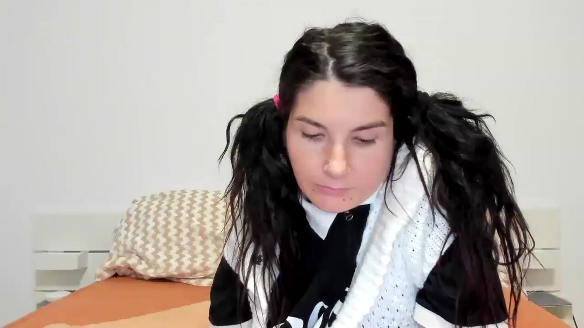 Gallery image thumbnail from SiouxPrincess's myfreecams stream on, 11/14/2023, 21:37 image 14 of 20