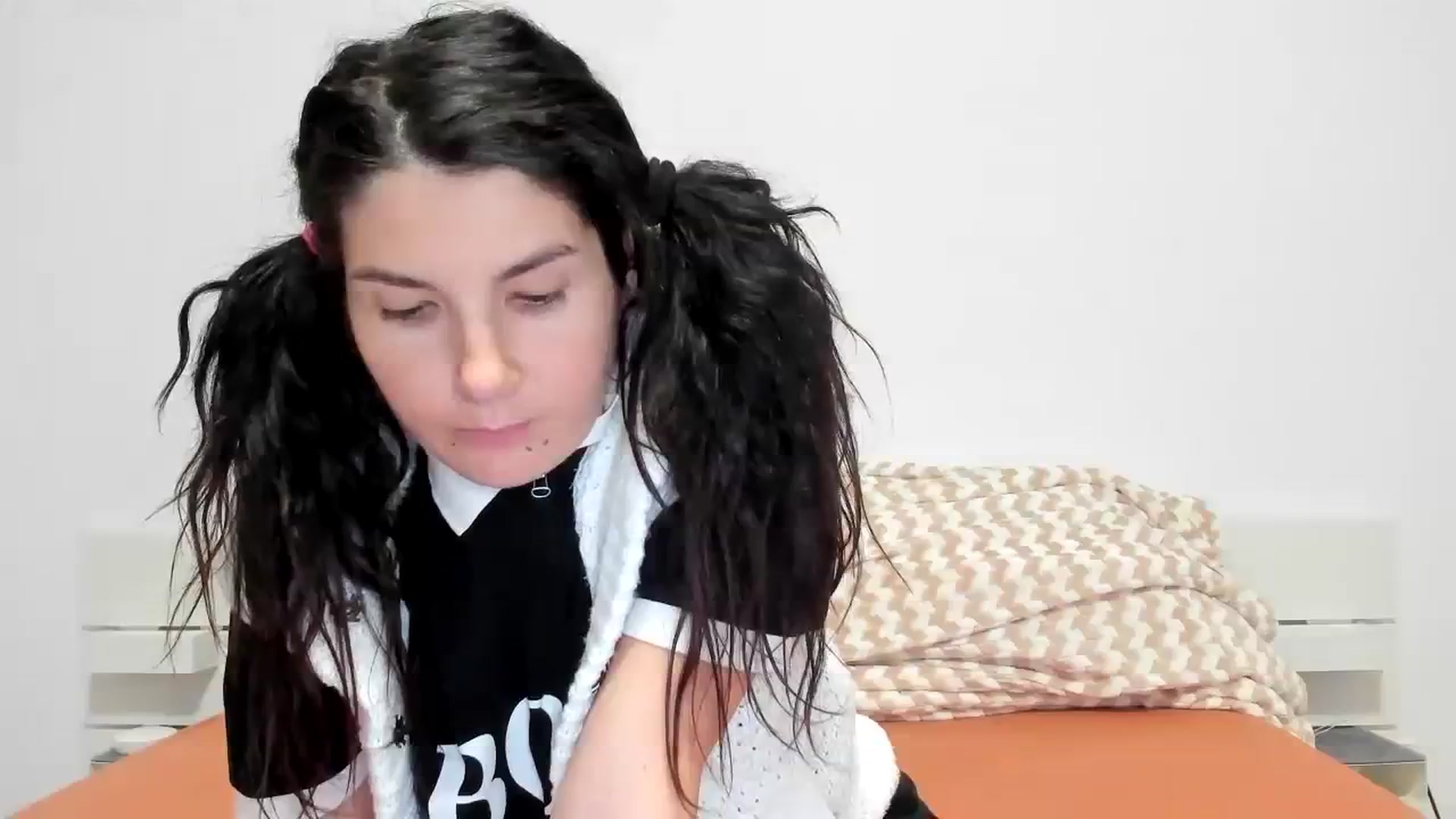 Gallery image thumbnail from SiouxPrincess's myfreecams stream on, 11/14/2023, 21:37 image 1 of 20
