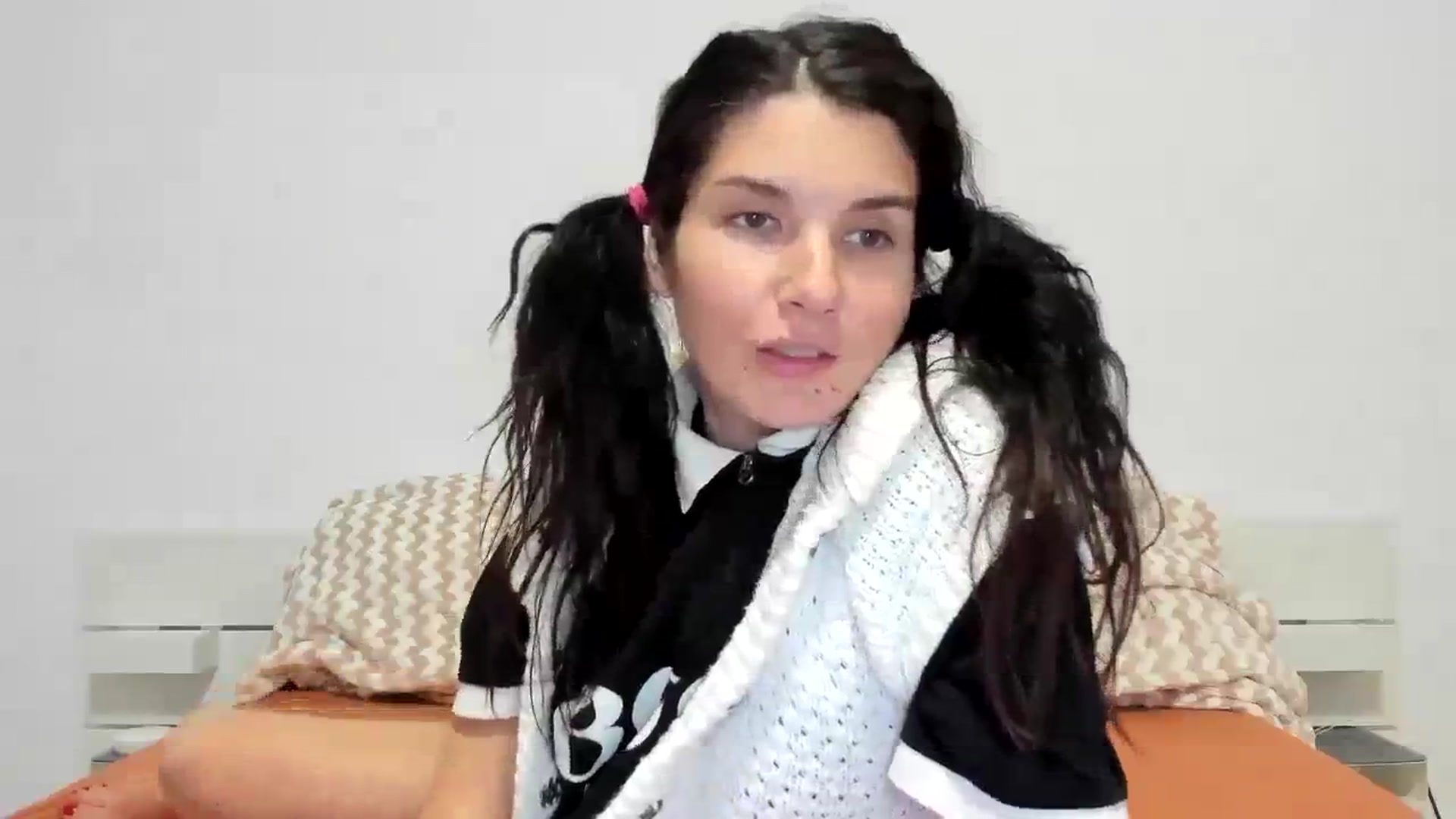 Gallery image thumbnail from SiouxPrincess's myfreecams stream on, 11/14/2023, 21:37 image 10 of 20