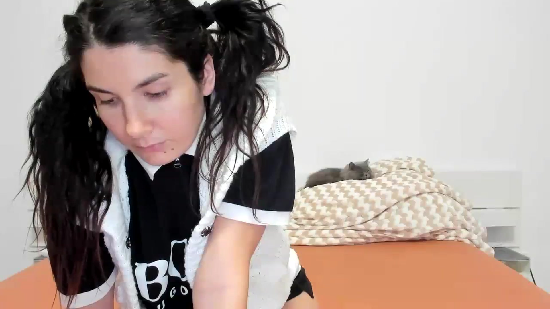 Gallery image thumbnail from SiouxPrincess's myfreecams stream on, 11/14/2023, 22:58 image 16 of 20