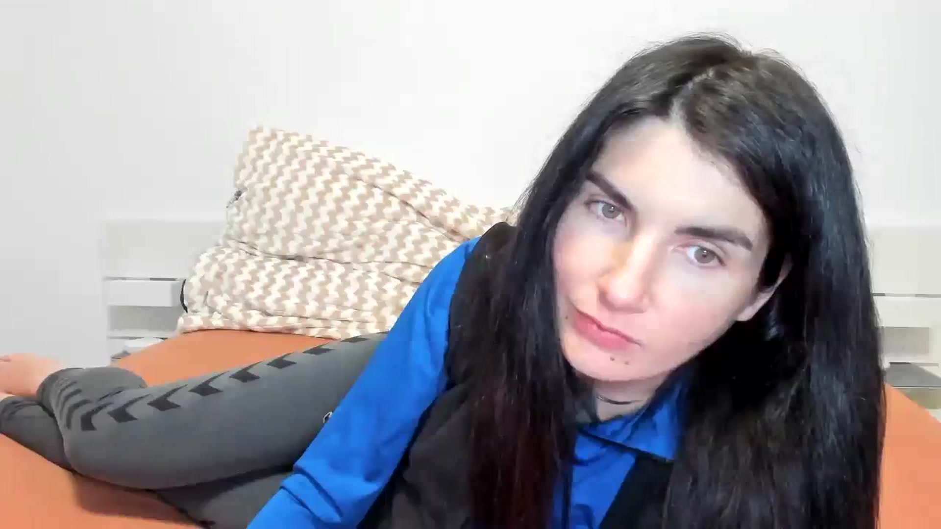 Gallery image thumbnail from SiouxPrincess's myfreecams stream on, 11/15/2023, 22:05 image 12 of 20