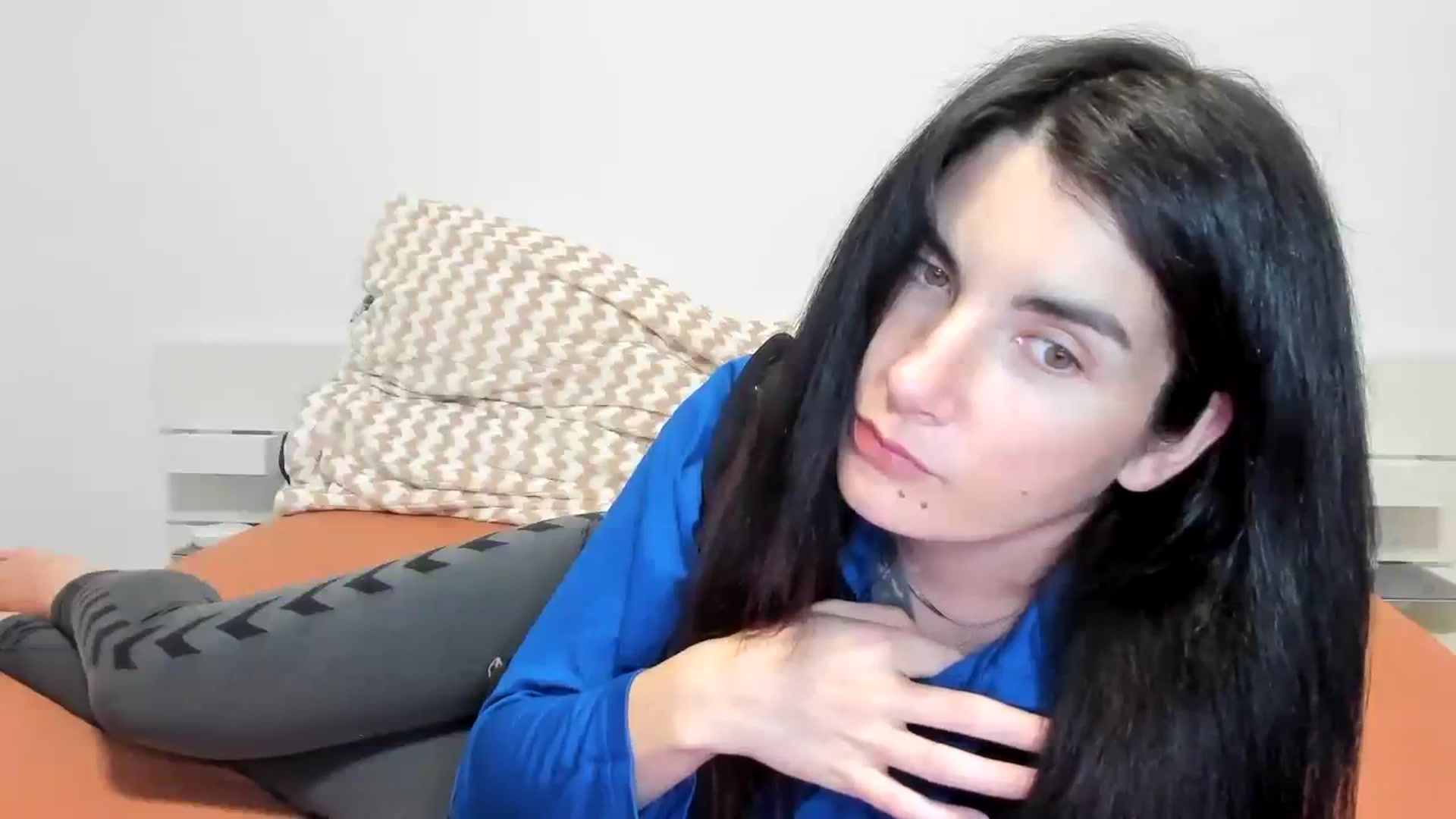 Gallery image thumbnail from SiouxPrincess's myfreecams stream on, 11/15/2023, 22:05 image 9 of 20