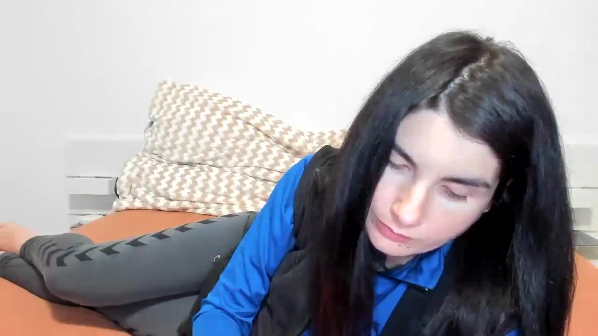 Gallery image thumbnail from SiouxPrincess's myfreecams stream on, 11/15/2023, 22:05 image 18 of 20