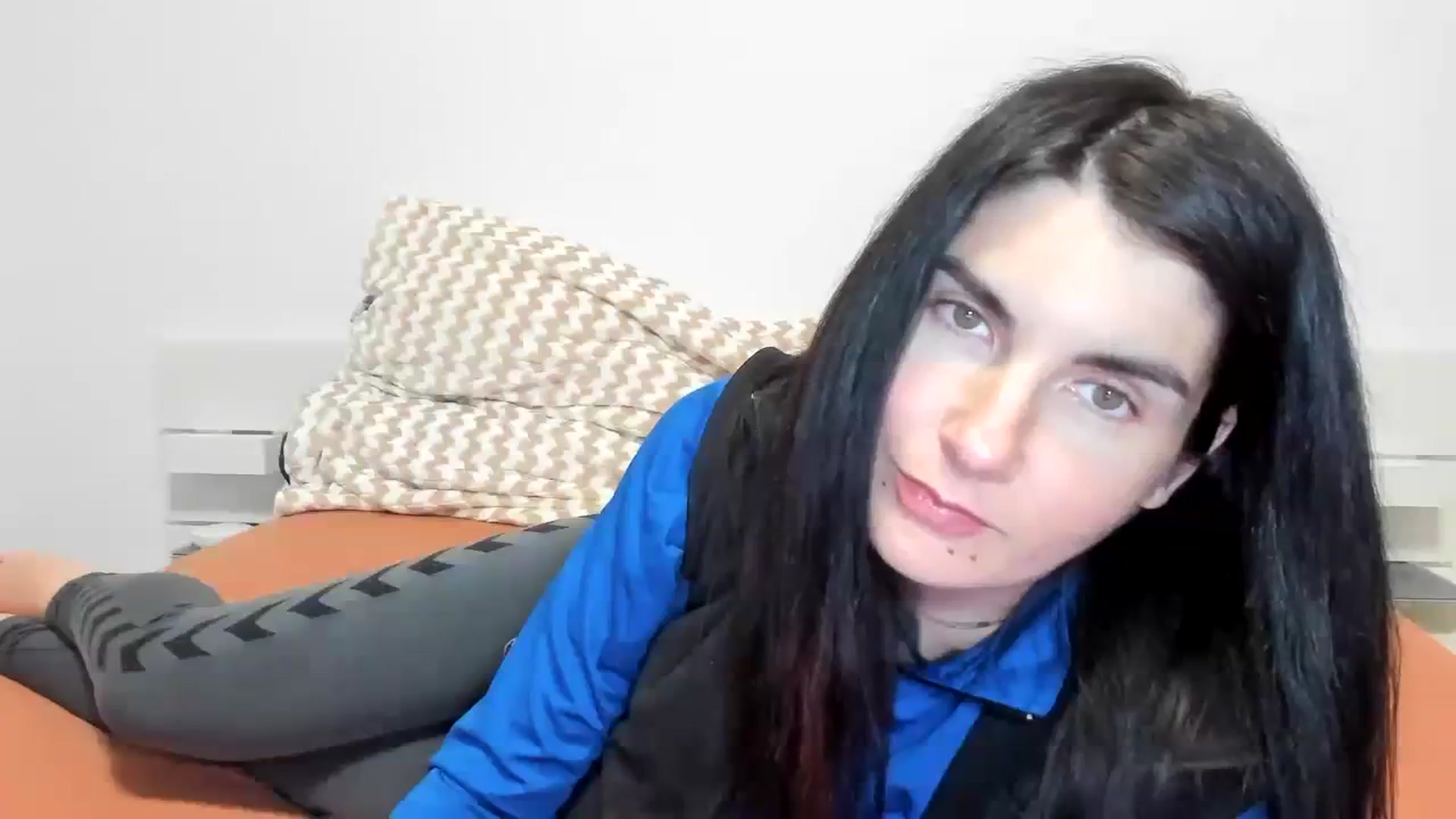 Gallery image thumbnail from SiouxPrincess's myfreecams stream on, 11/15/2023, 22:05 image 15 of 20