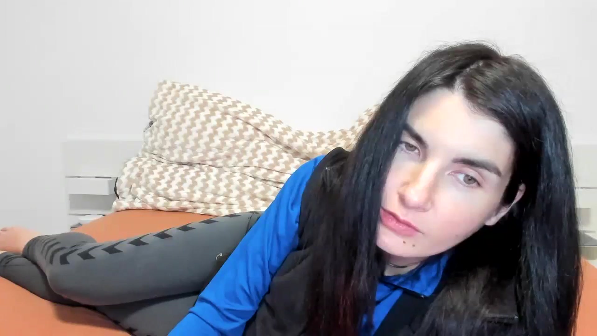 Gallery image thumbnail from SiouxPrincess's myfreecams stream on, 11/15/2023, 22:05 image 17 of 20