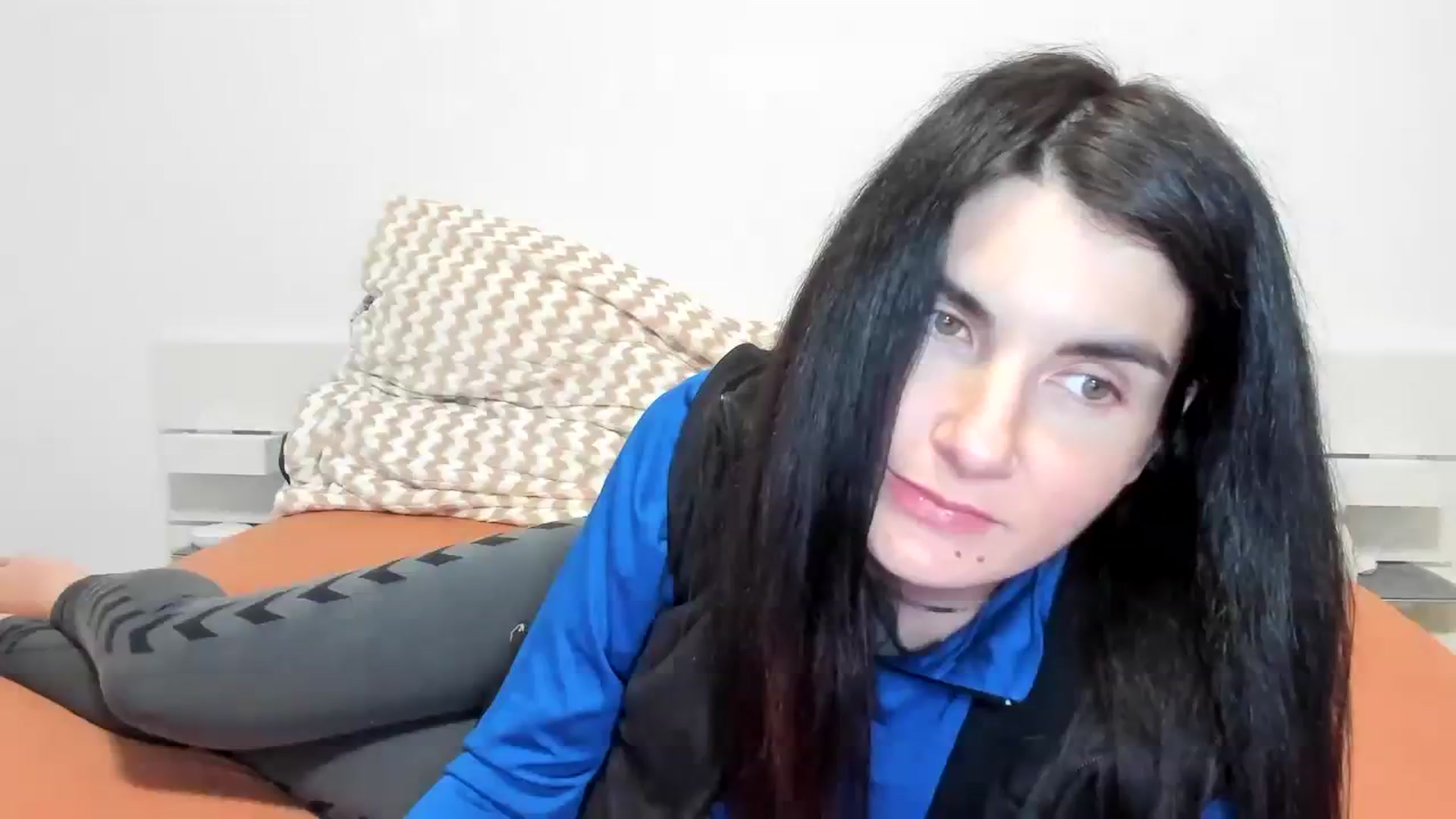 Gallery image thumbnail from SiouxPrincess's myfreecams stream on, 11/15/2023, 22:05 image 19 of 20
