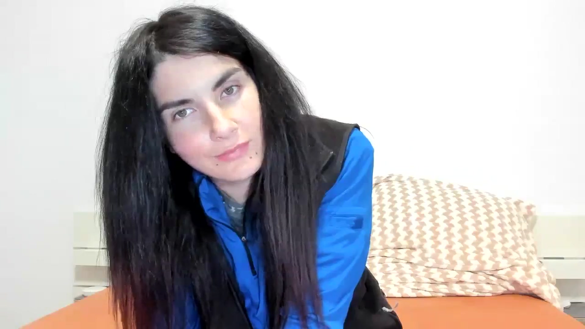 Gallery image thumbnail from SiouxPrincess's myfreecams stream on, 11/15/2023, 23:21 image 19 of 20